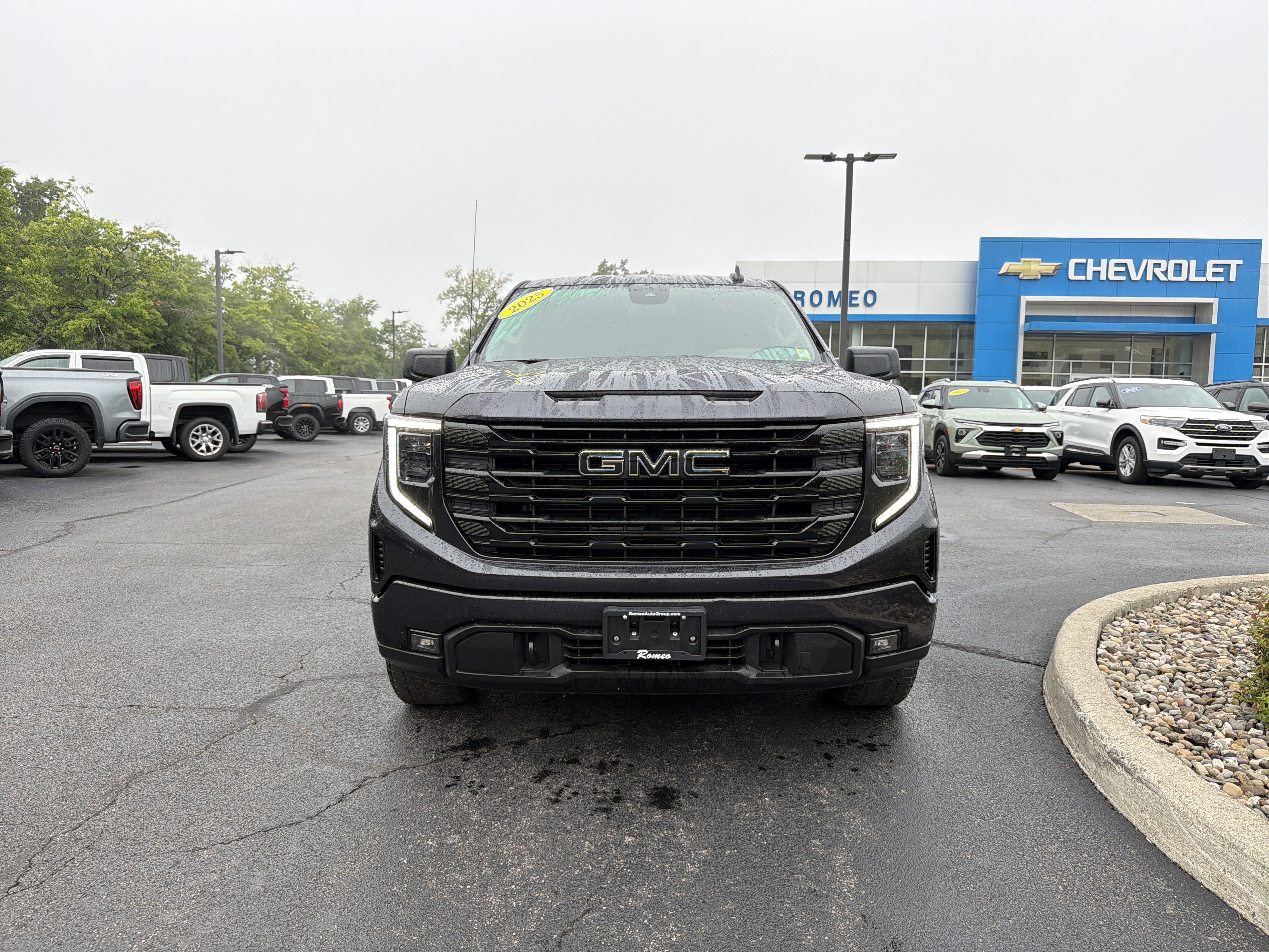 2025 GMC Sierra 1500 Elevation