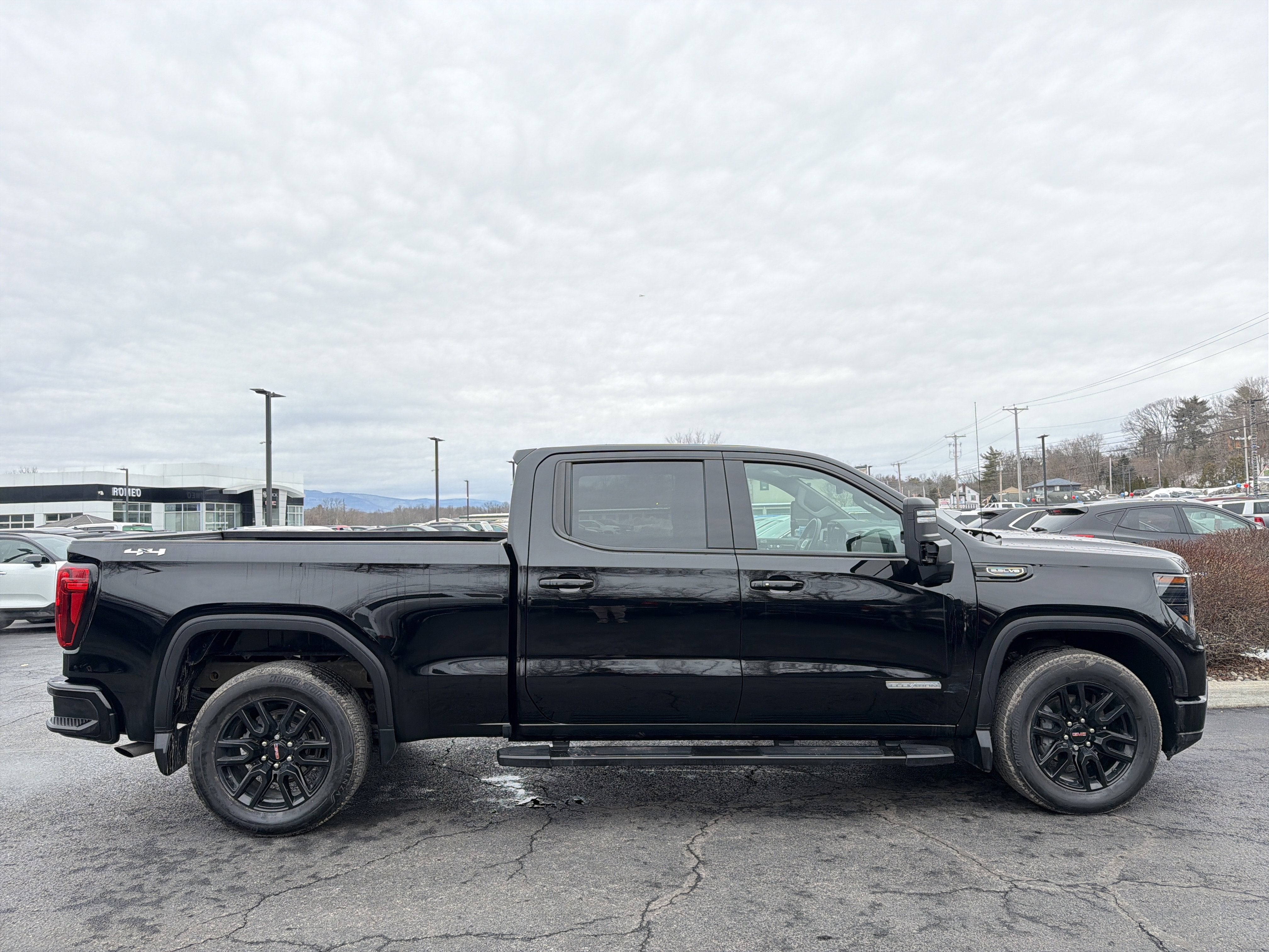2024 GMC Sierra 1500 Elevation