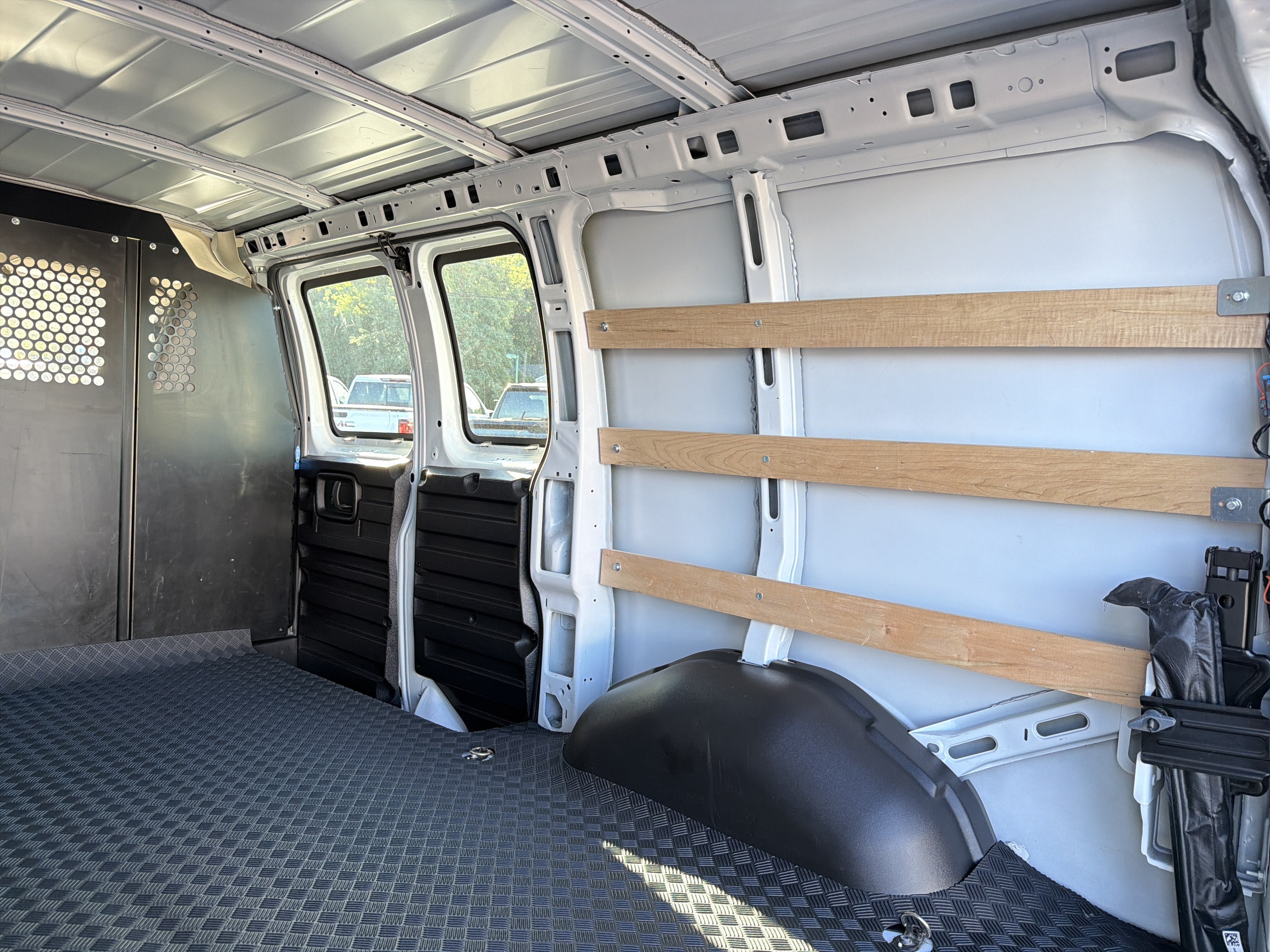 2025 GMC Savana Cargo Work Van