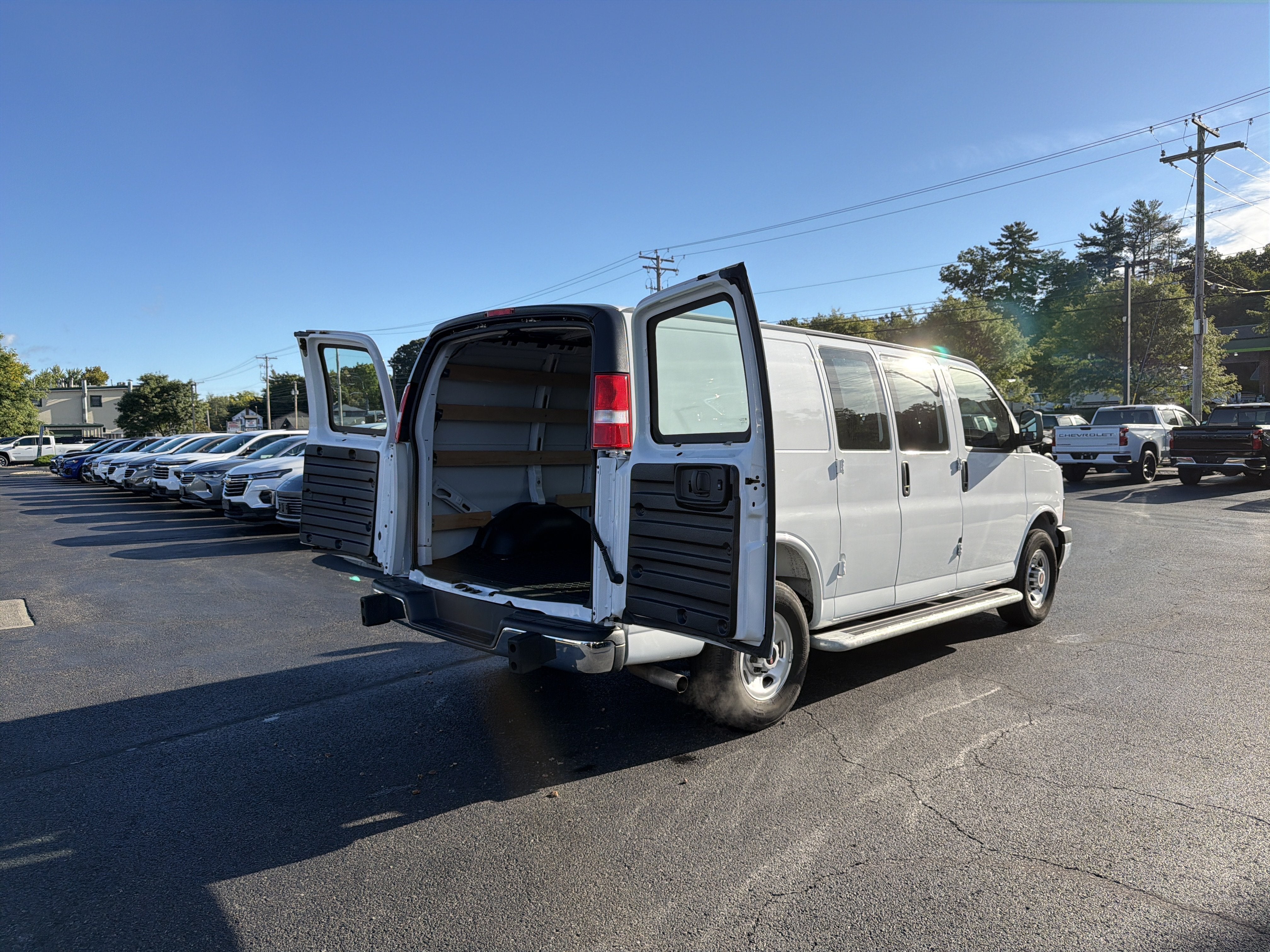 2025 GMC Savana Cargo Work Van