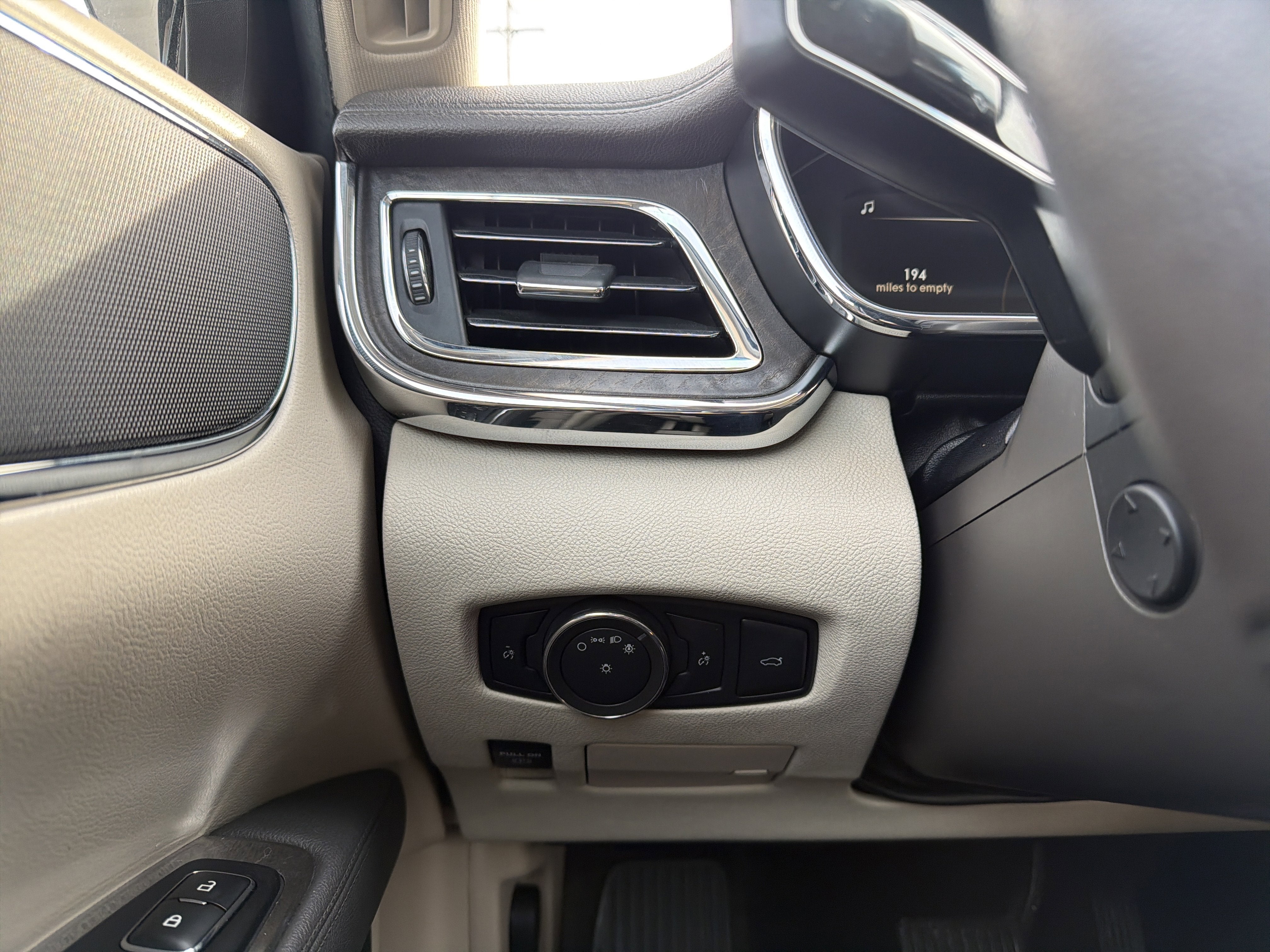 2017 Lincoln Continental Premiere