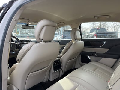 2017 Lincoln Continental Premiere