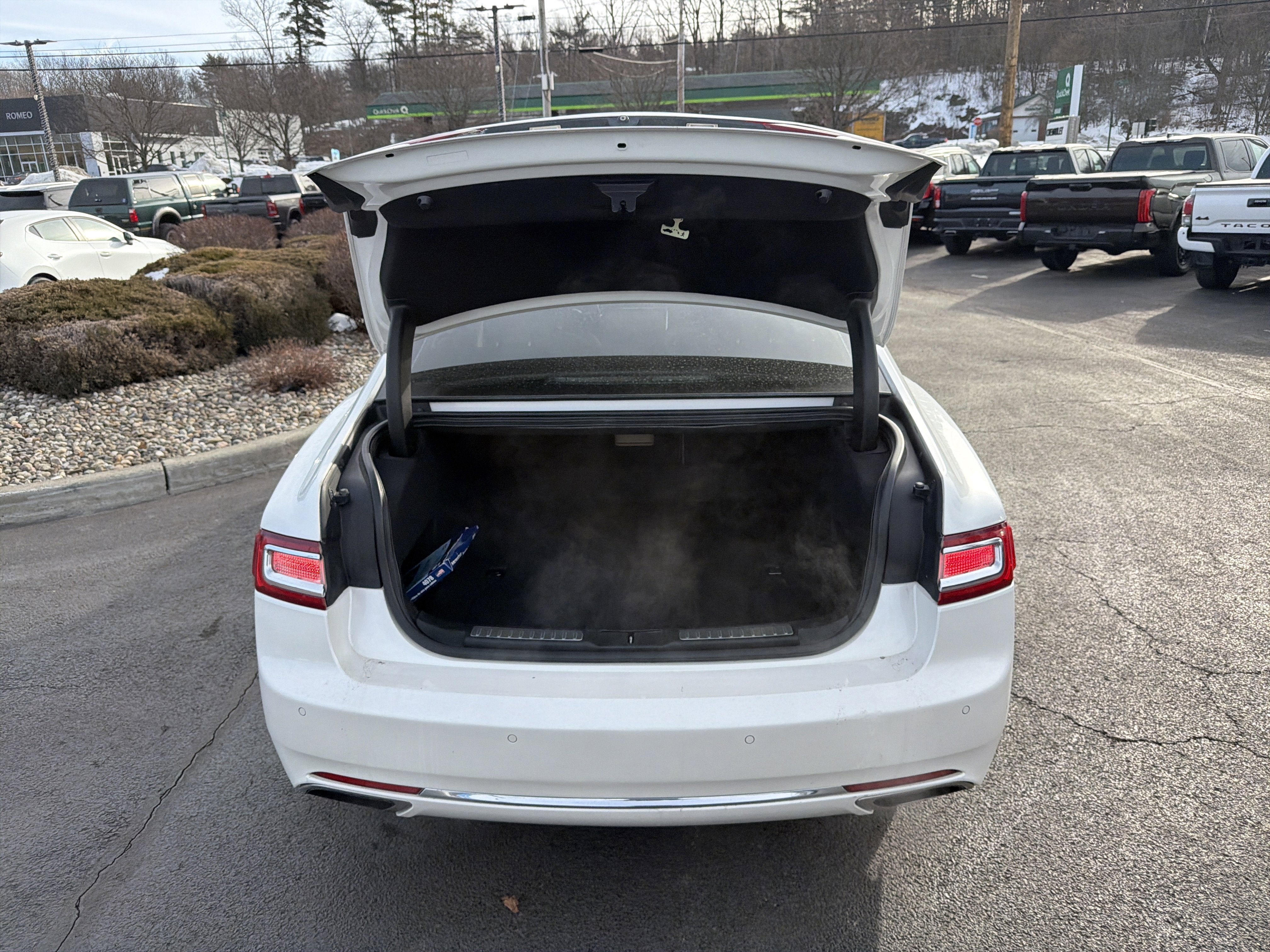 2017 Lincoln Continental Premiere