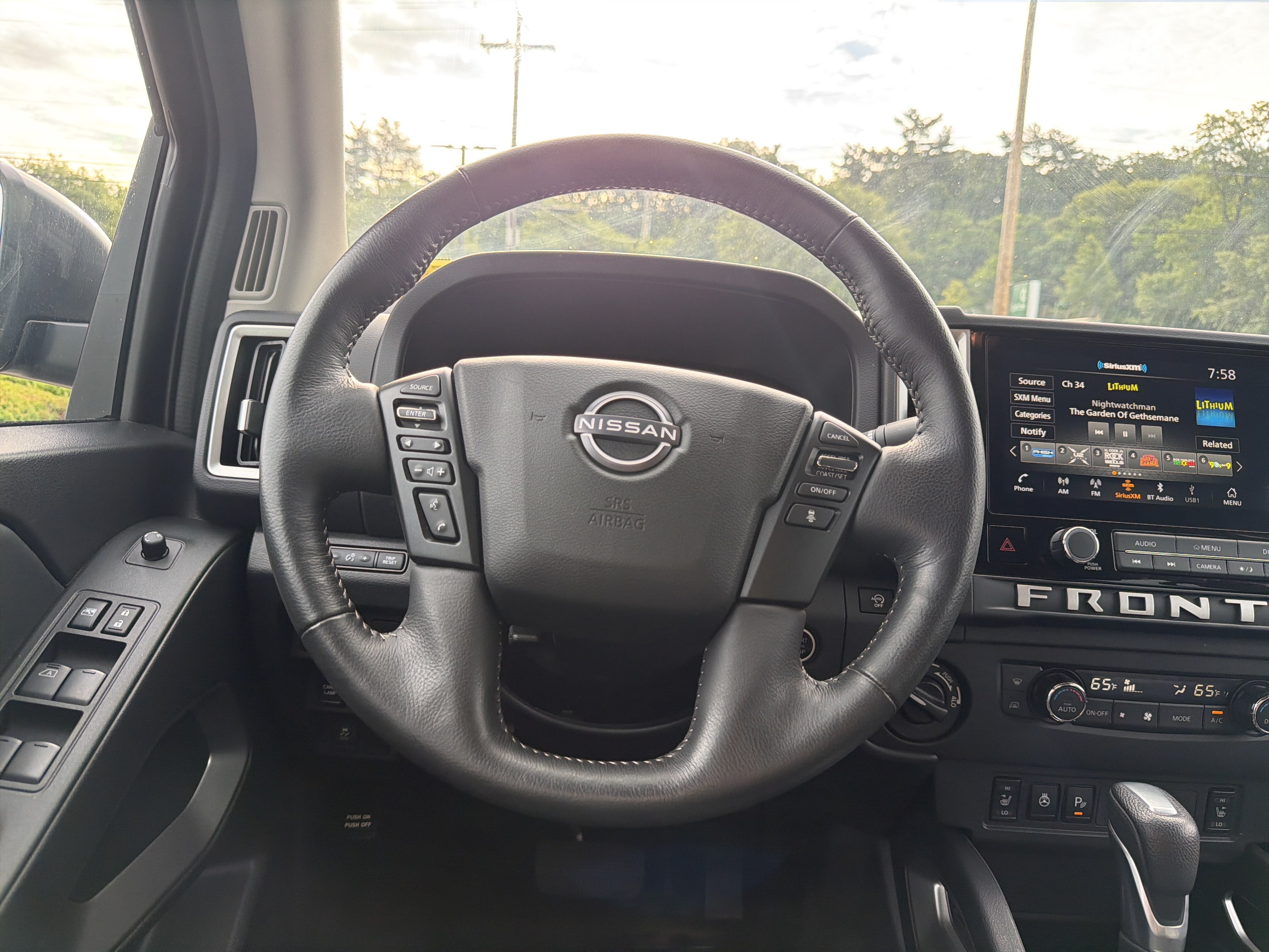 2025 Nissan Frontier Crew Cab SV 4x4