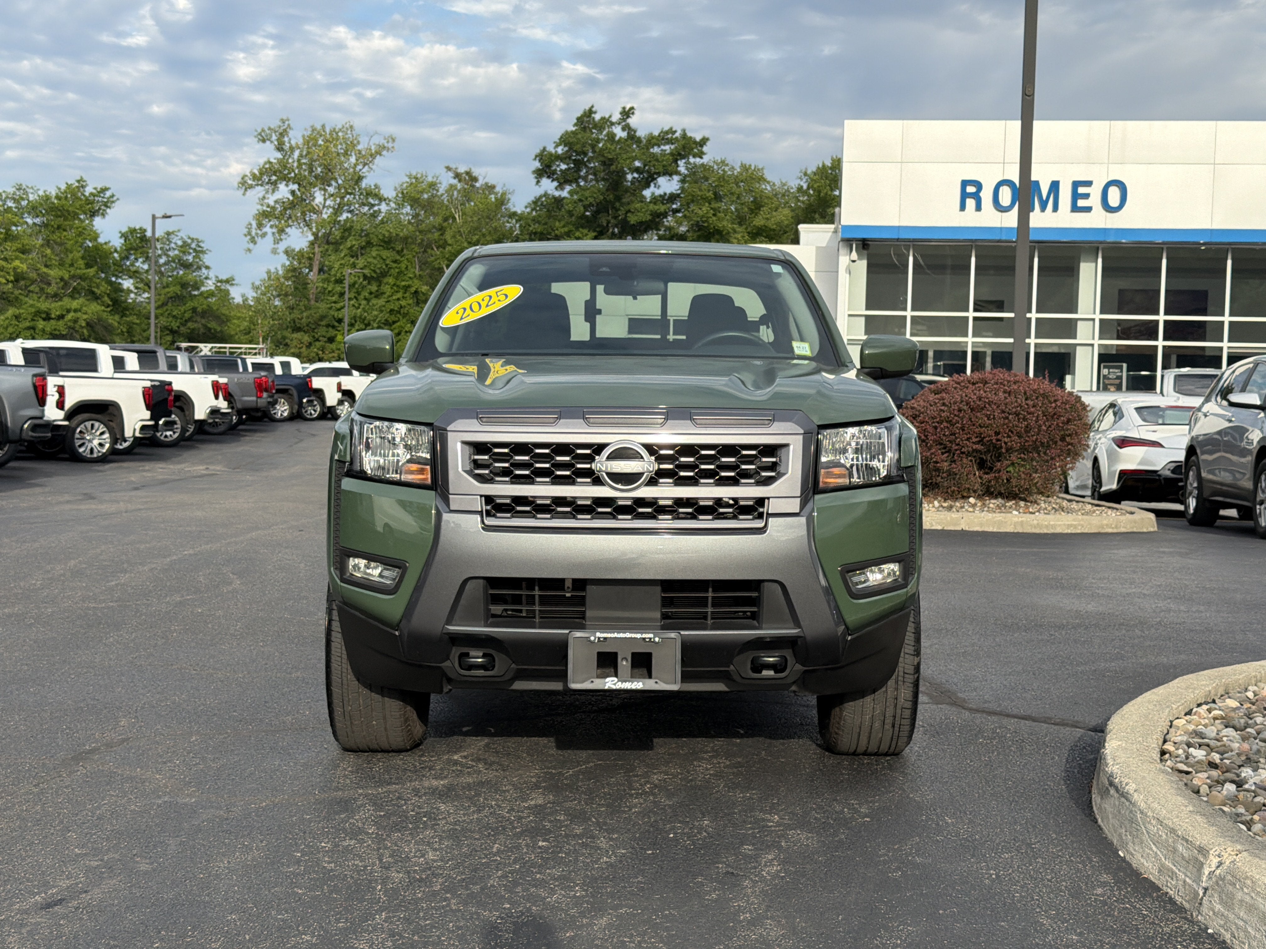 2025 Nissan Frontier Crew Cab SV 4x4
