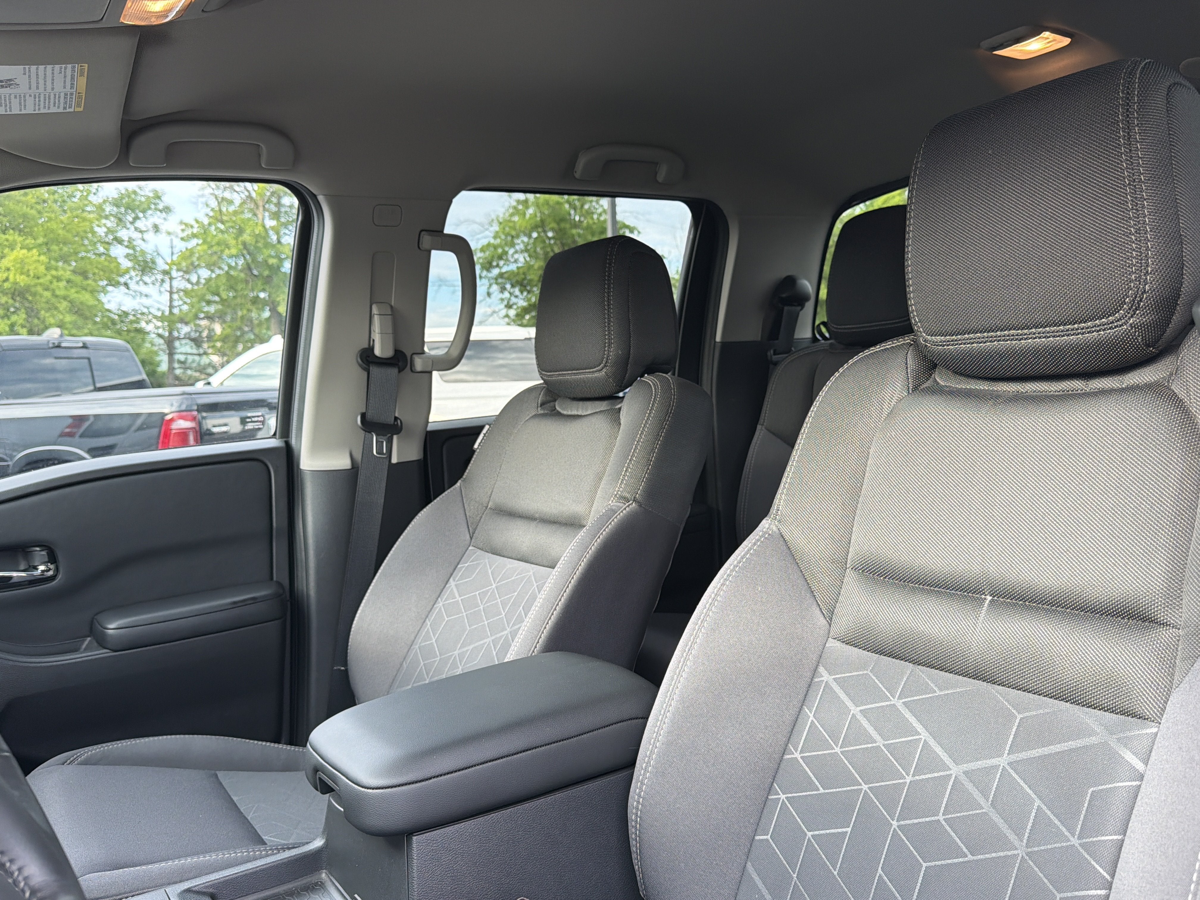 2025 Nissan Frontier Crew Cab SV 4x4