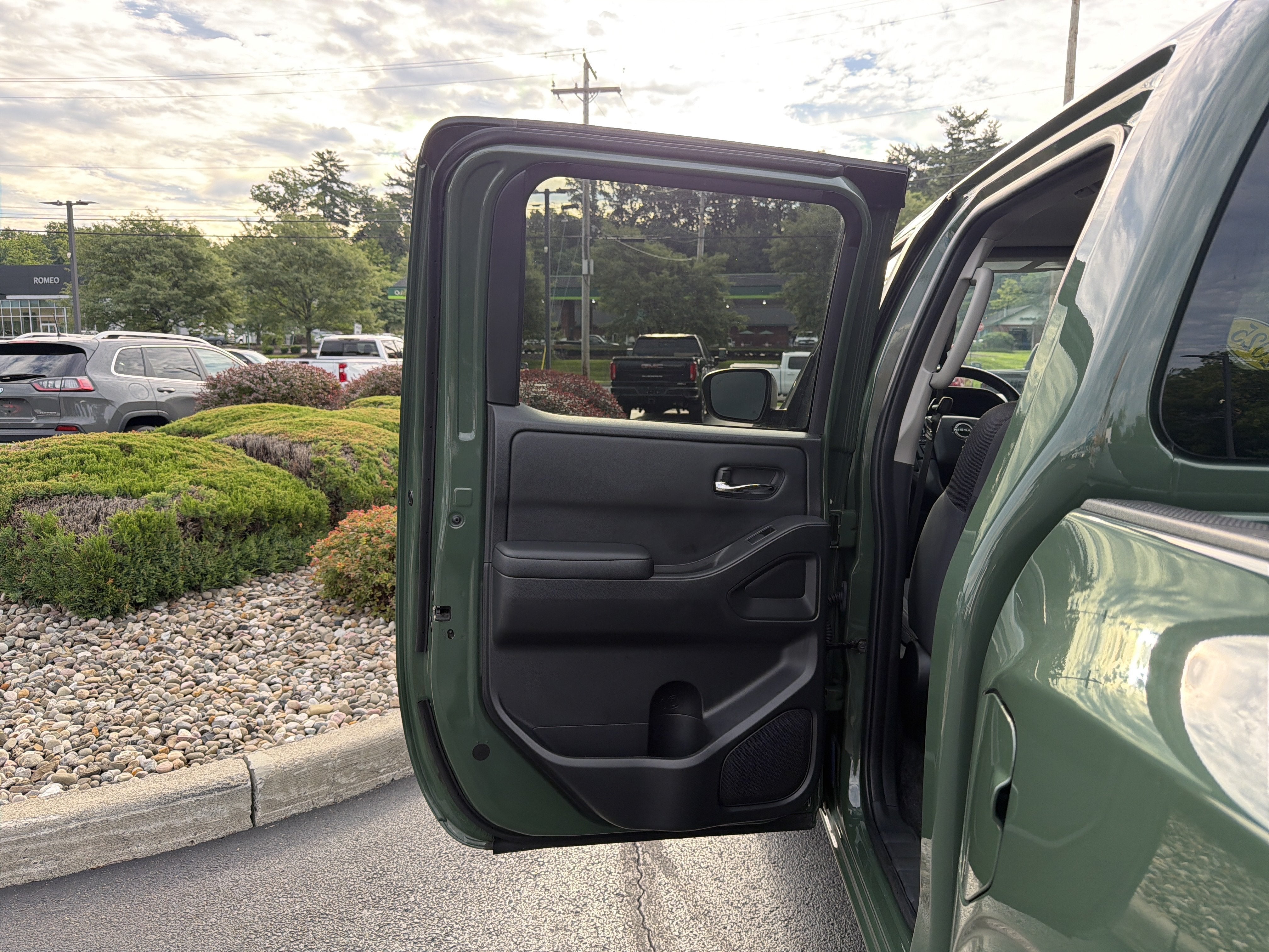 2025 Nissan Frontier Crew Cab SV 4x4