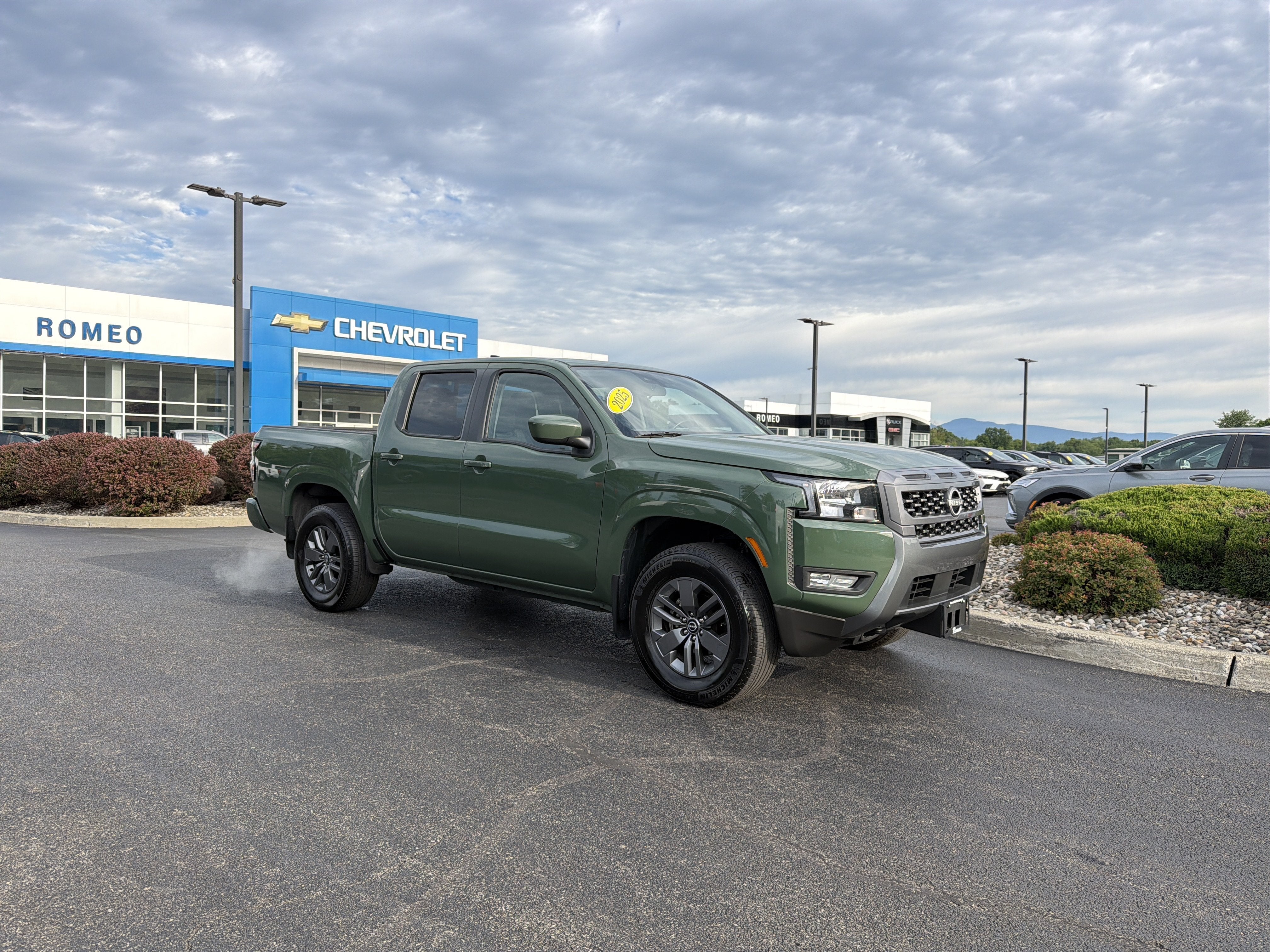 2025 Nissan Frontier Crew Cab SV 4x4