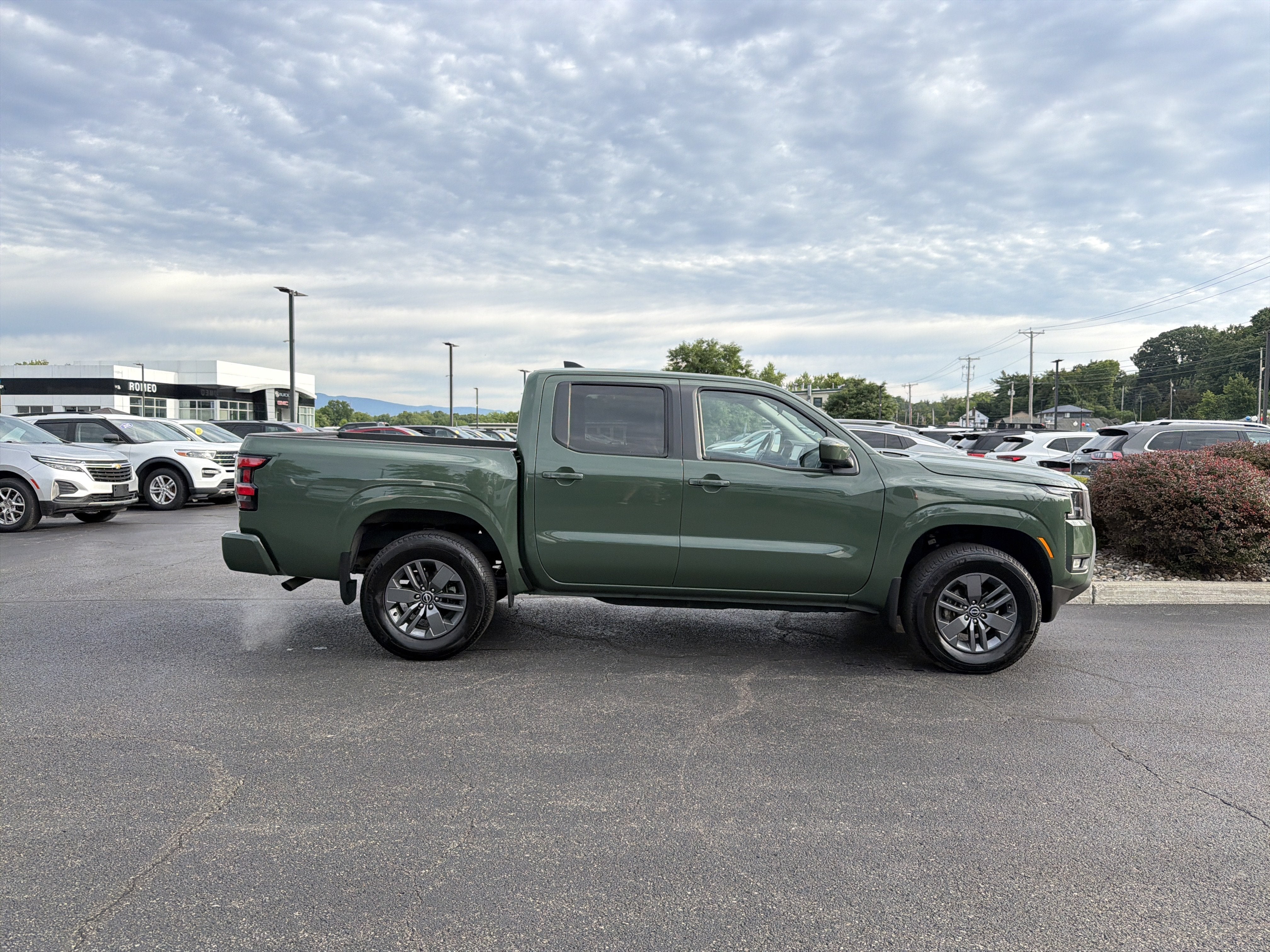 2025 Nissan Frontier Crew Cab SV 4x4