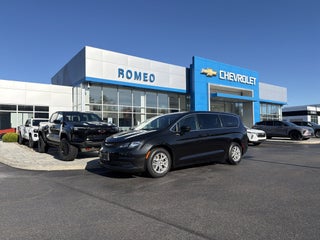 2022 Chrysler Voyager LX