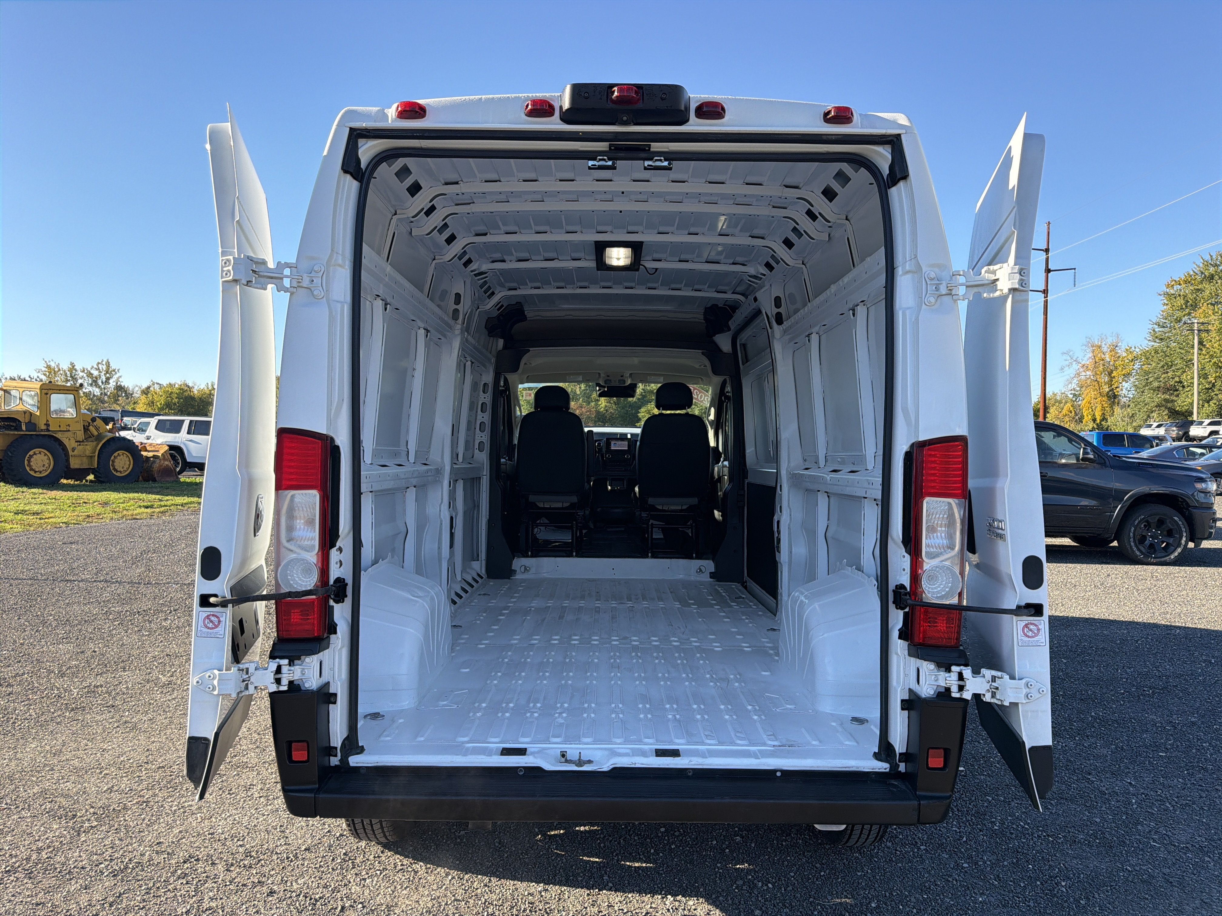 2025 RAM ProMaster Cargo Van Tradesman