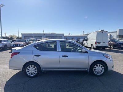 2016 Nissan Versa 1.6 S+