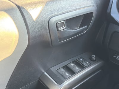 2020 Toyota Tacoma SR5 V6