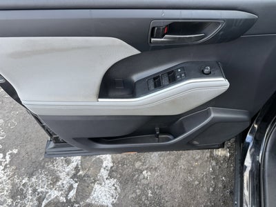 2020 Toyota Highlander LE