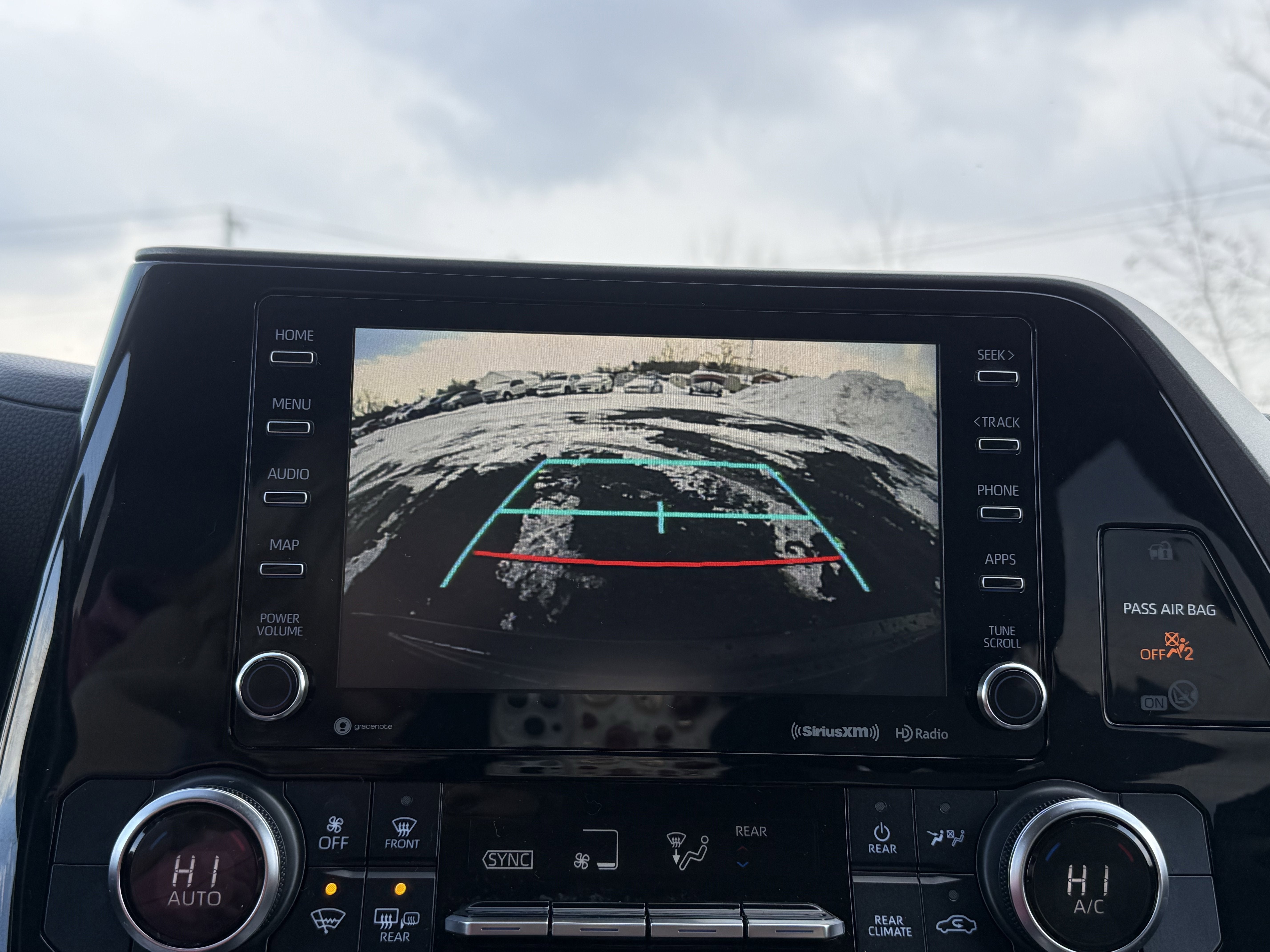 2020 Toyota Highlander LE