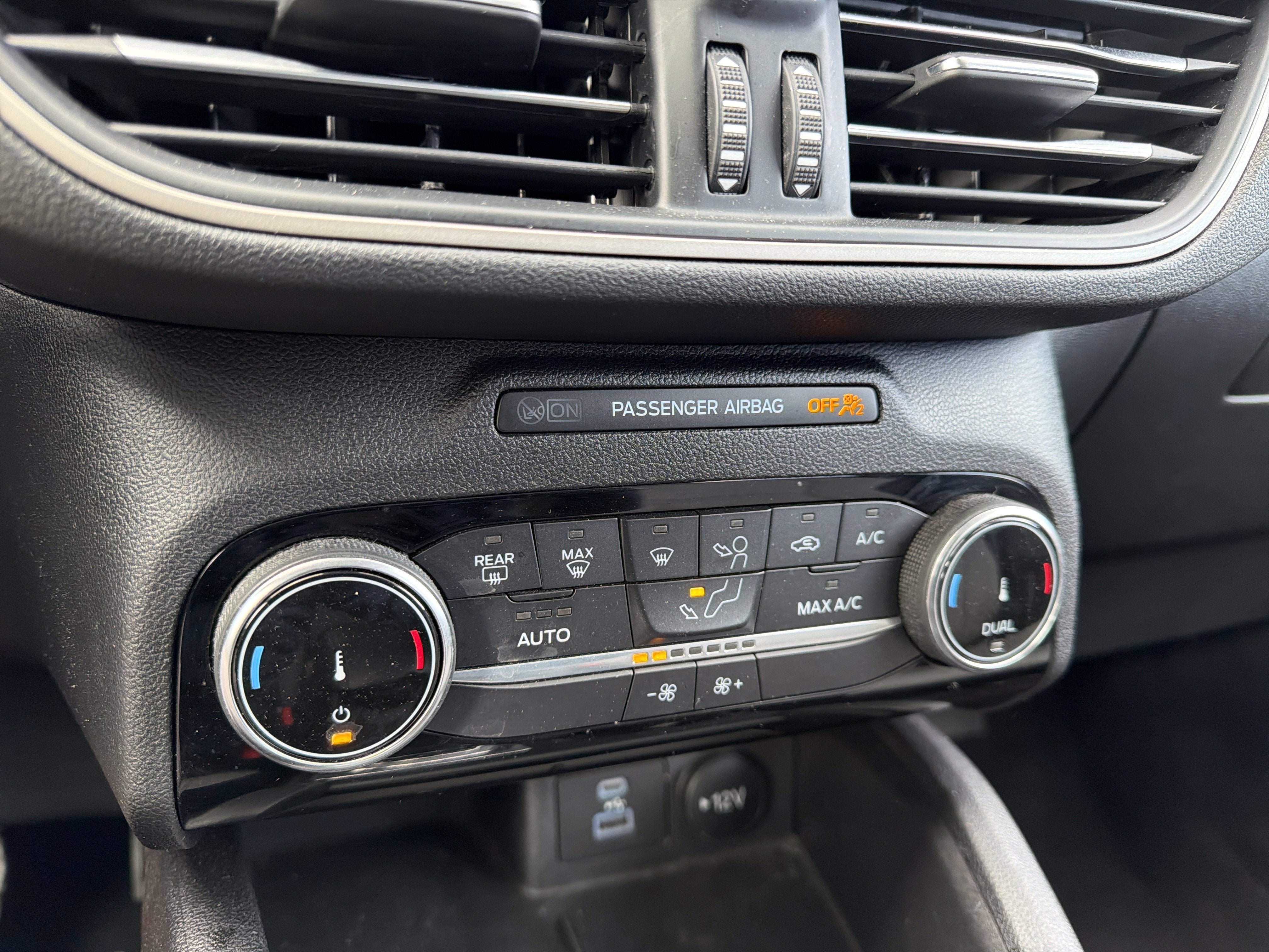 2022 Ford Escape Hybrid SE