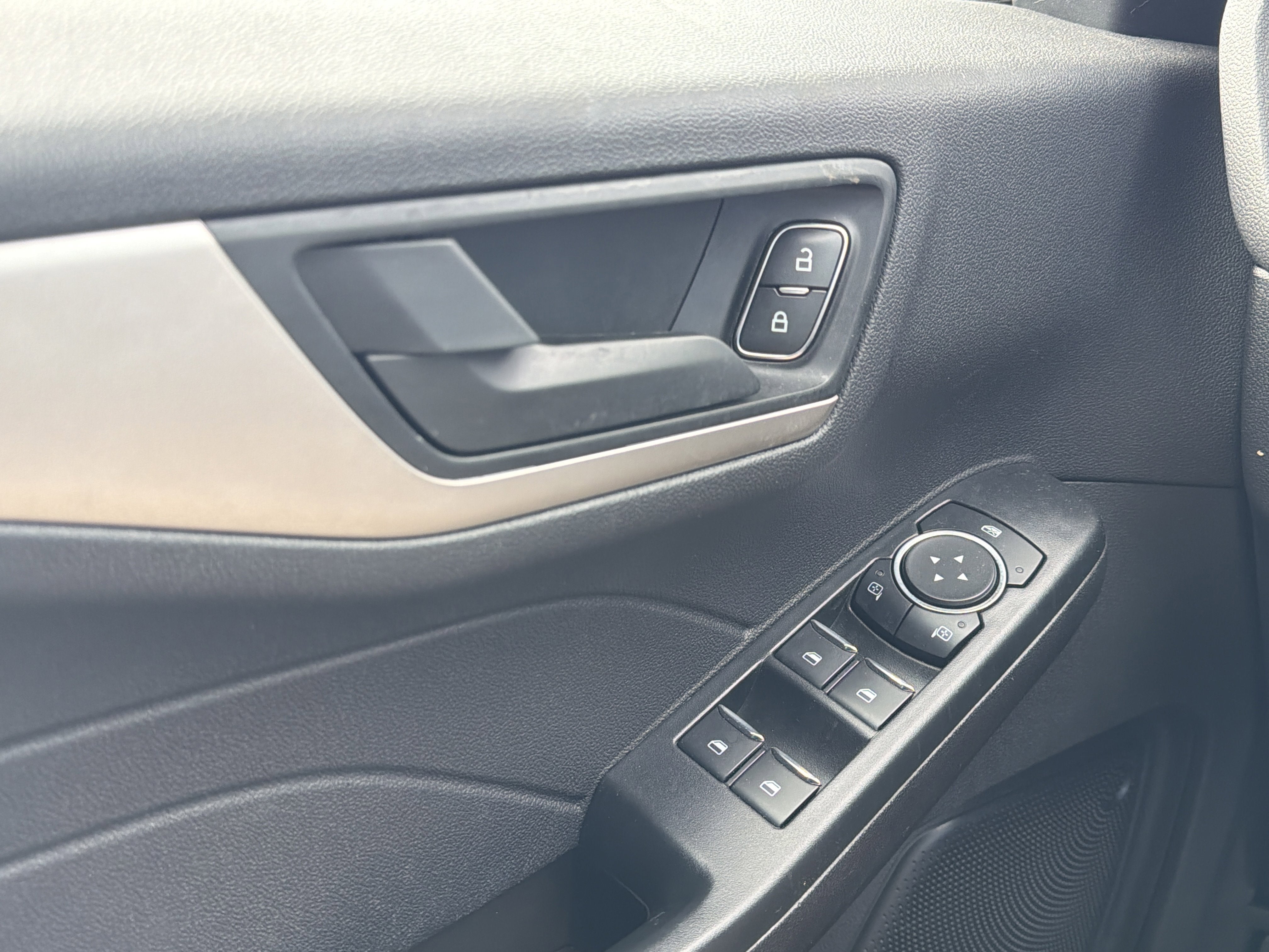 2022 Ford Escape Hybrid SE