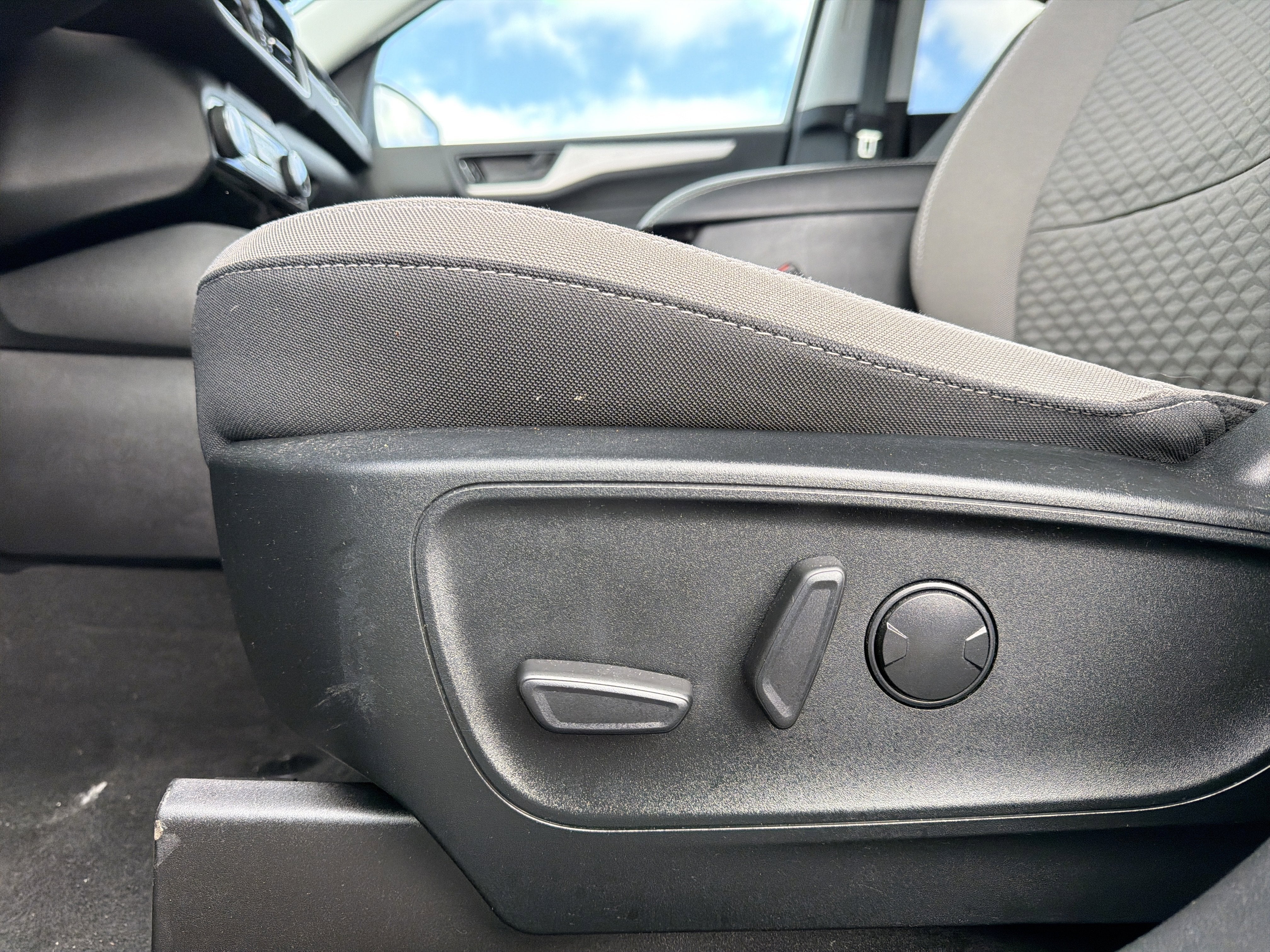 2022 Ford Escape Hybrid SE