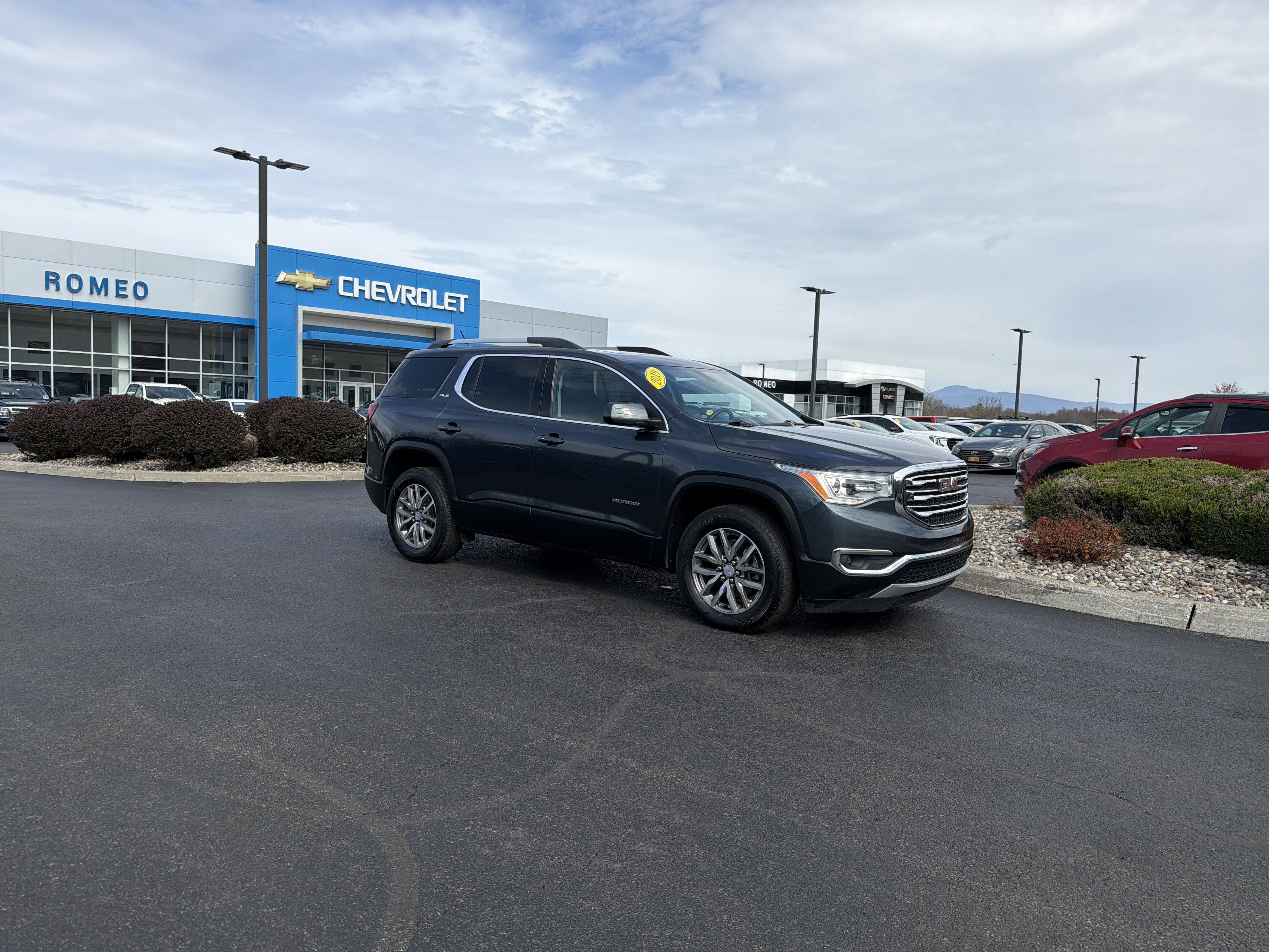 2019 GMC Acadia SLE-2