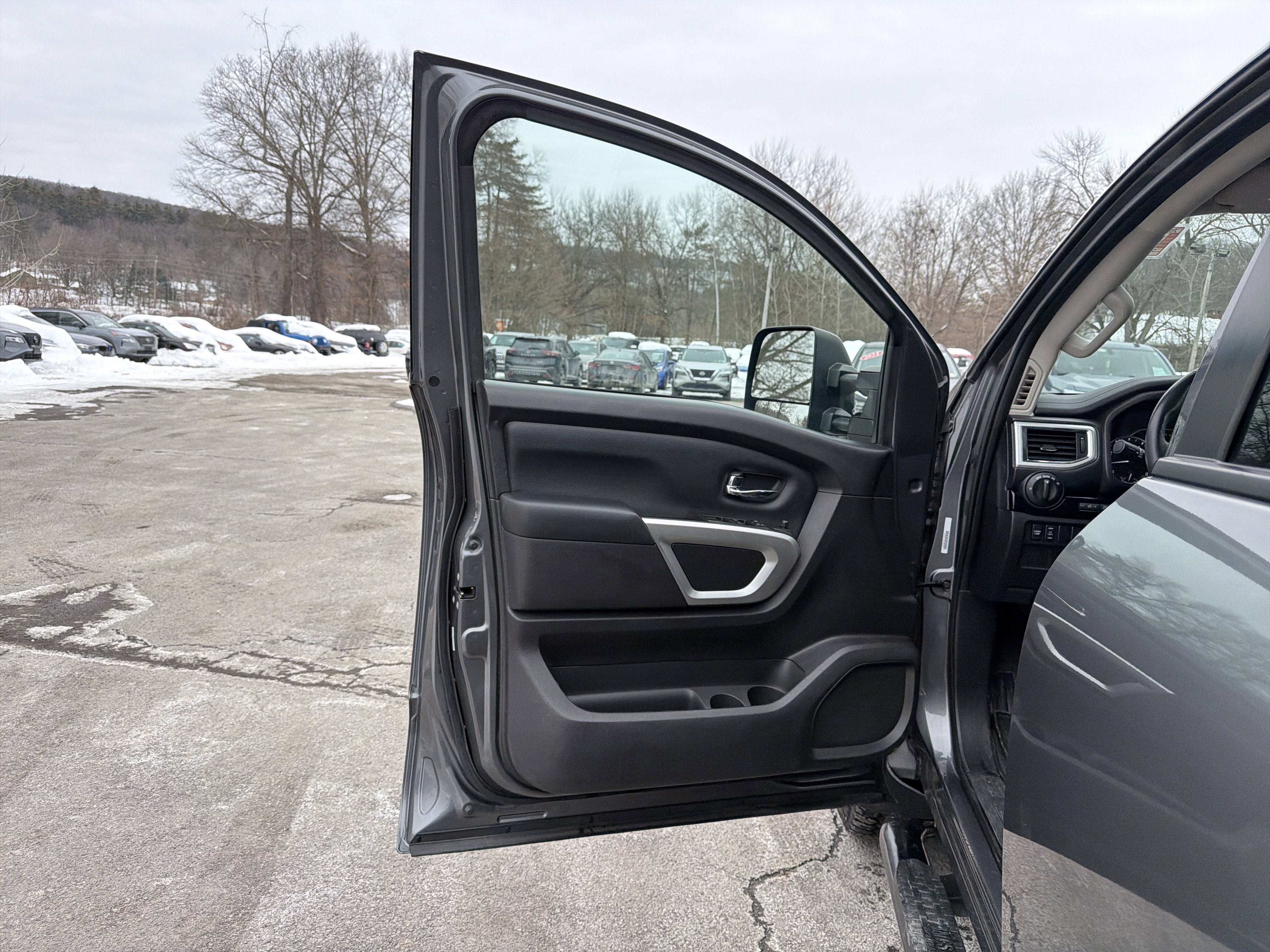 2020 Nissan Titan SV