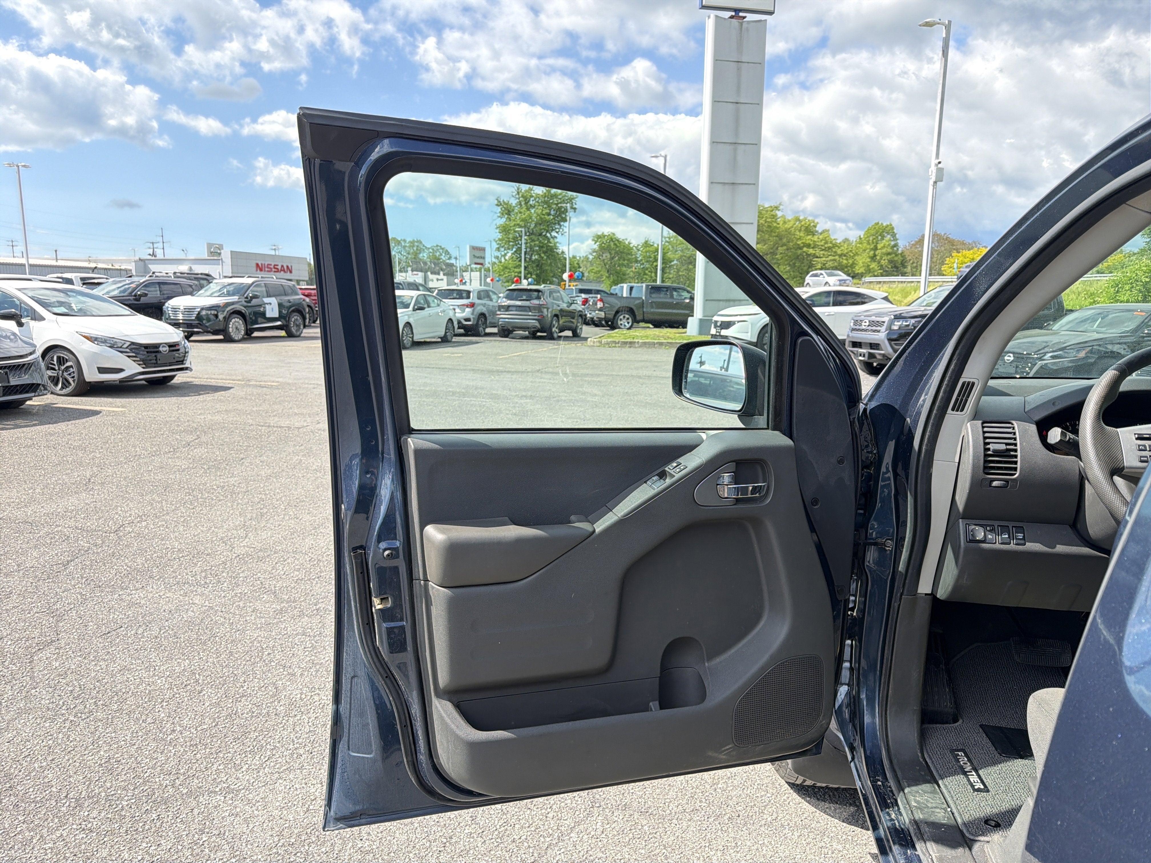 2021 Nissan Frontier SV