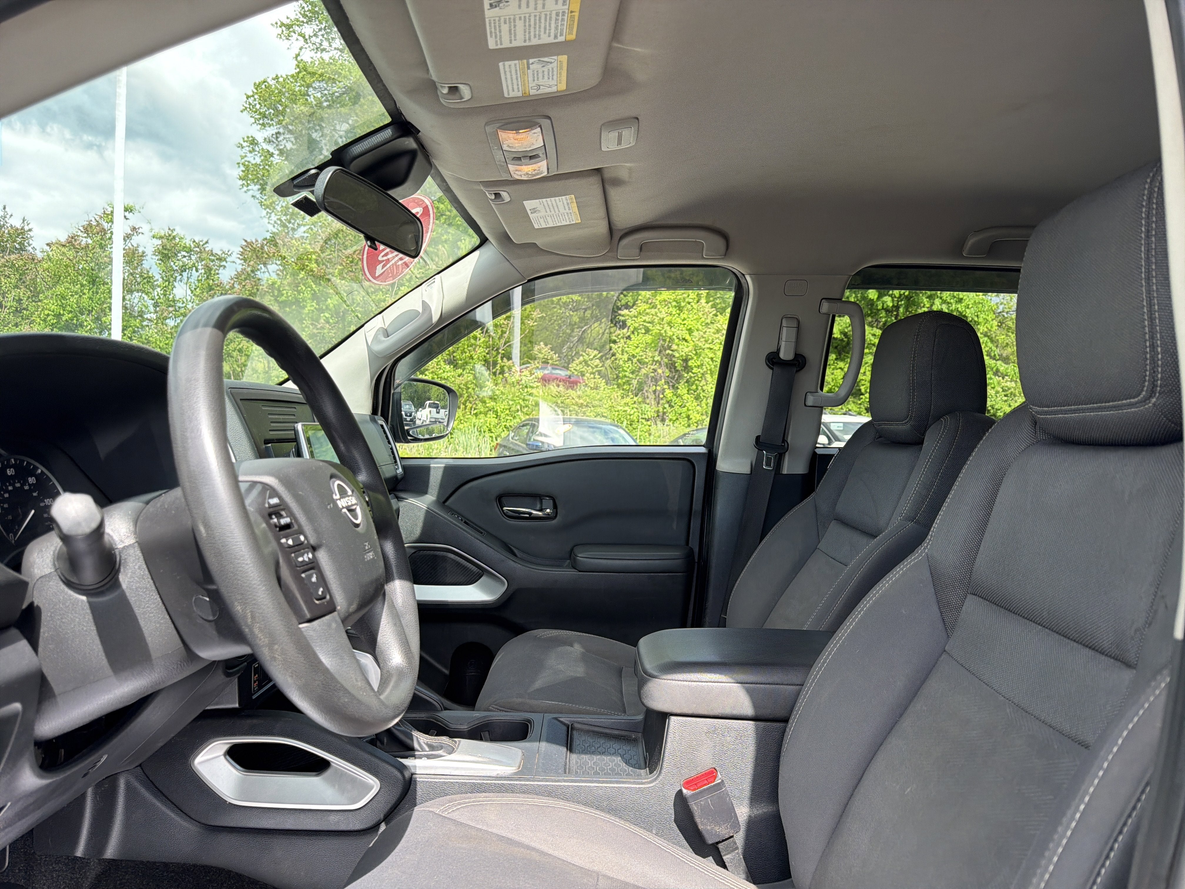 2022 Nissan Frontier SV