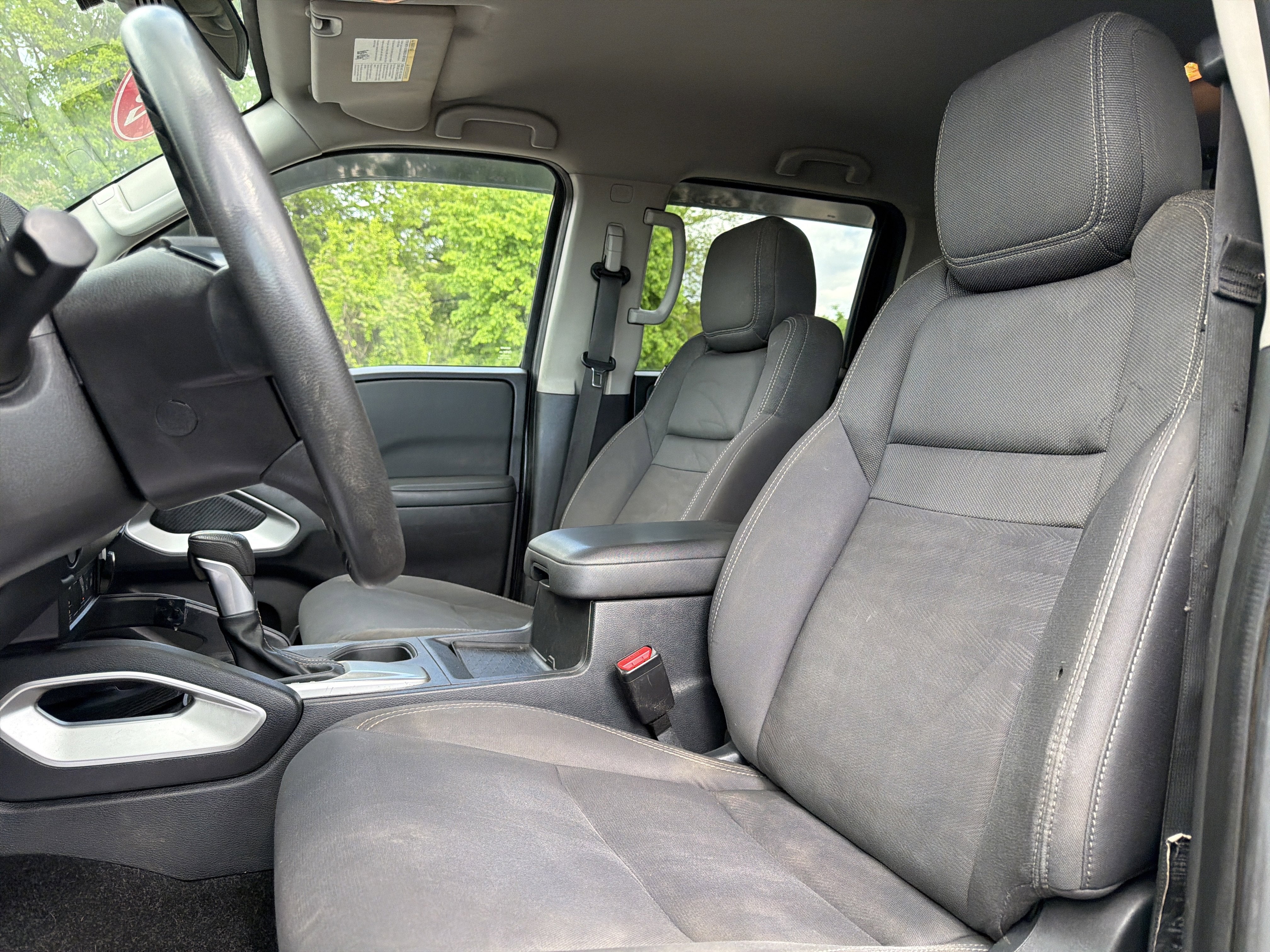 2022 Nissan Frontier SV