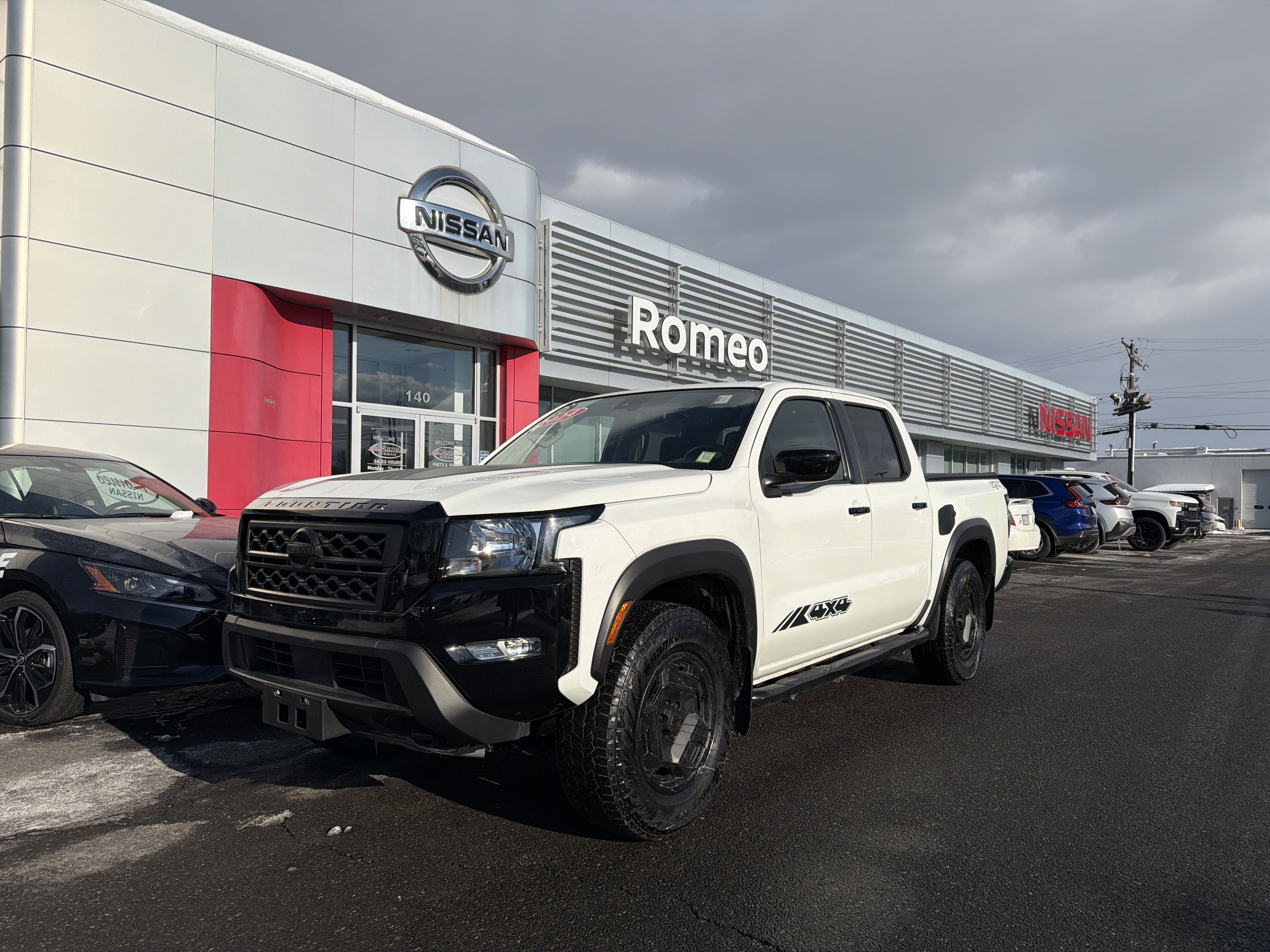 2024 Nissan Frontier SV