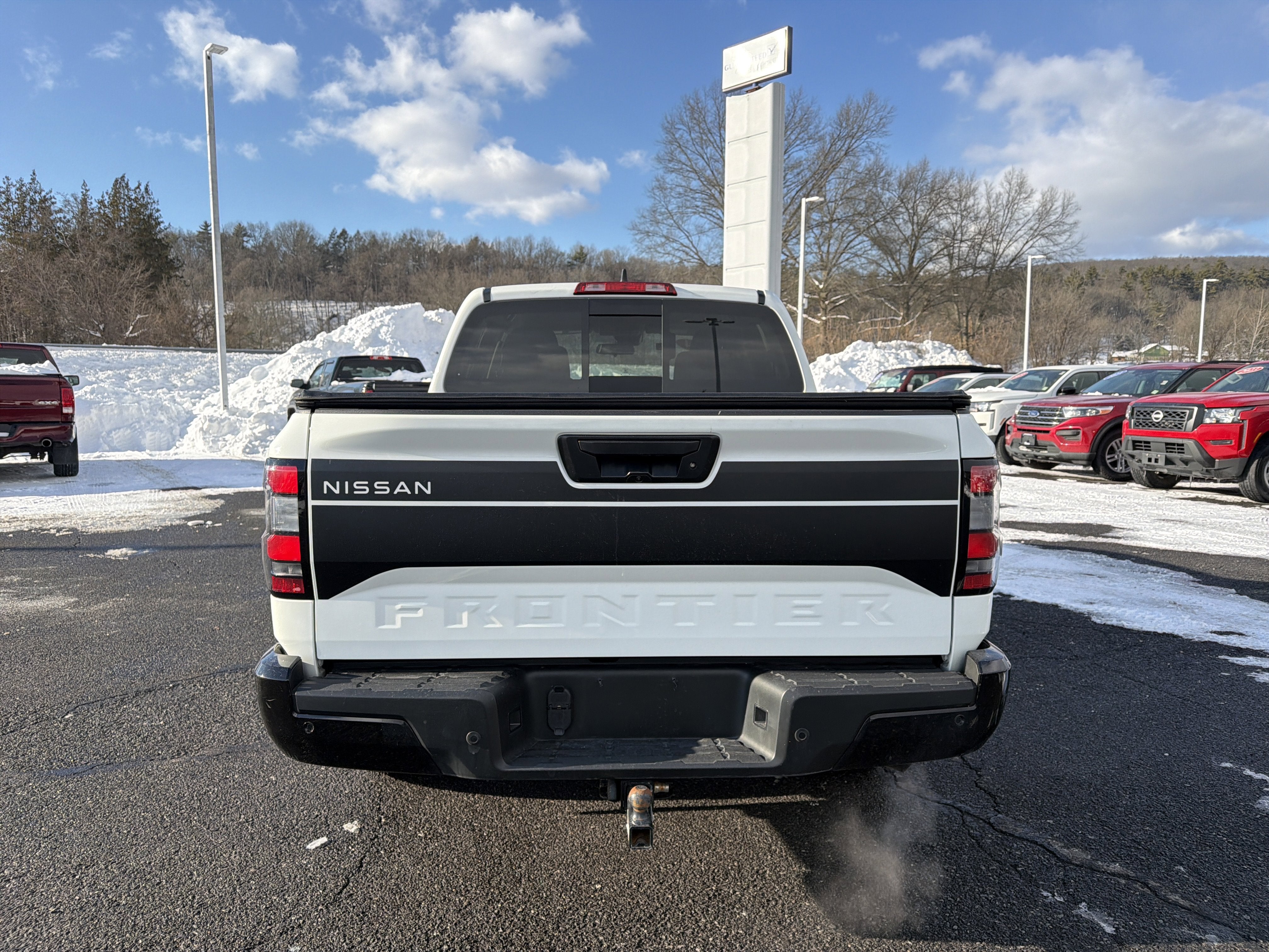 2024 Nissan Frontier SV
