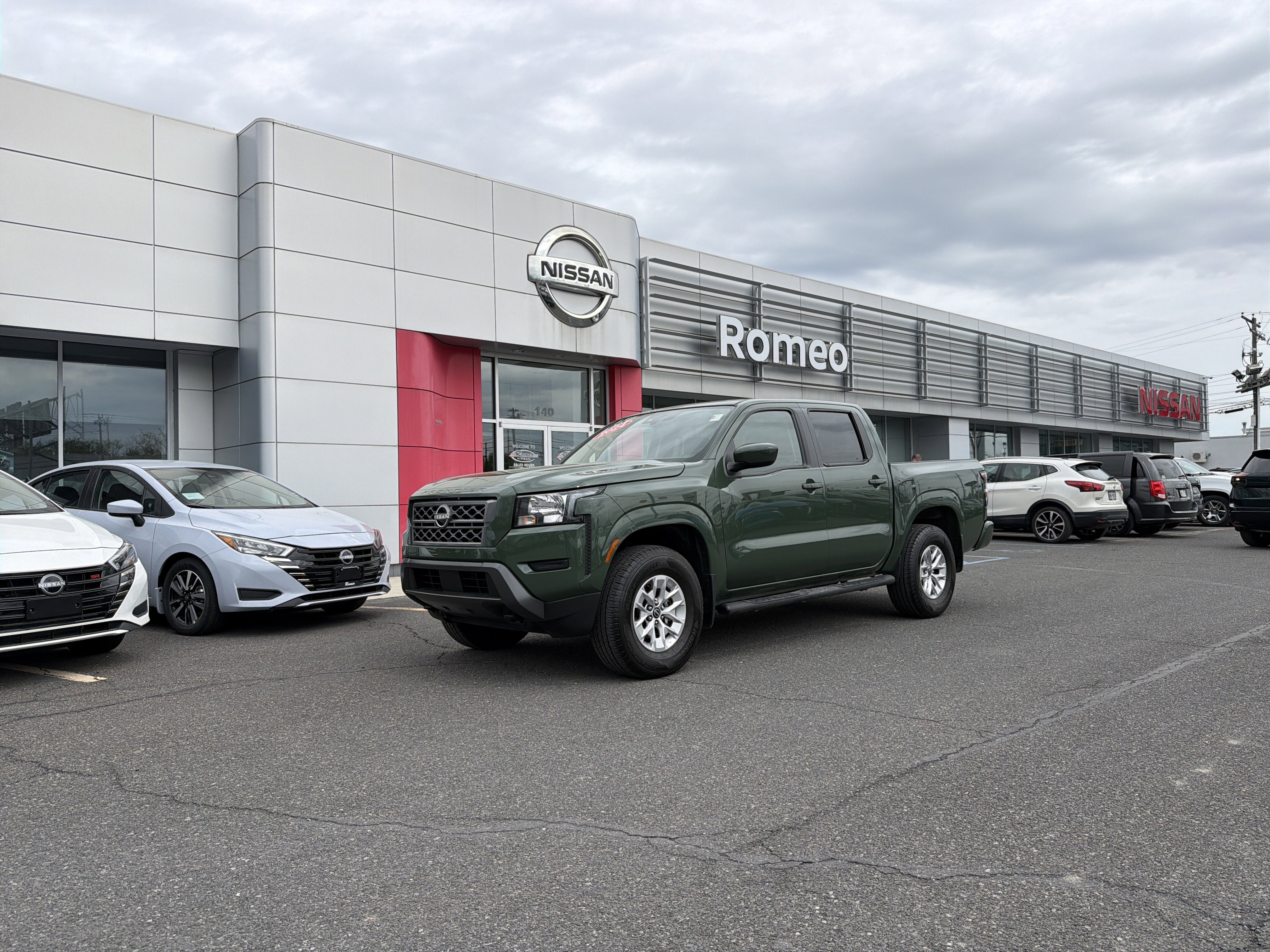 2024 Nissan Frontier SV