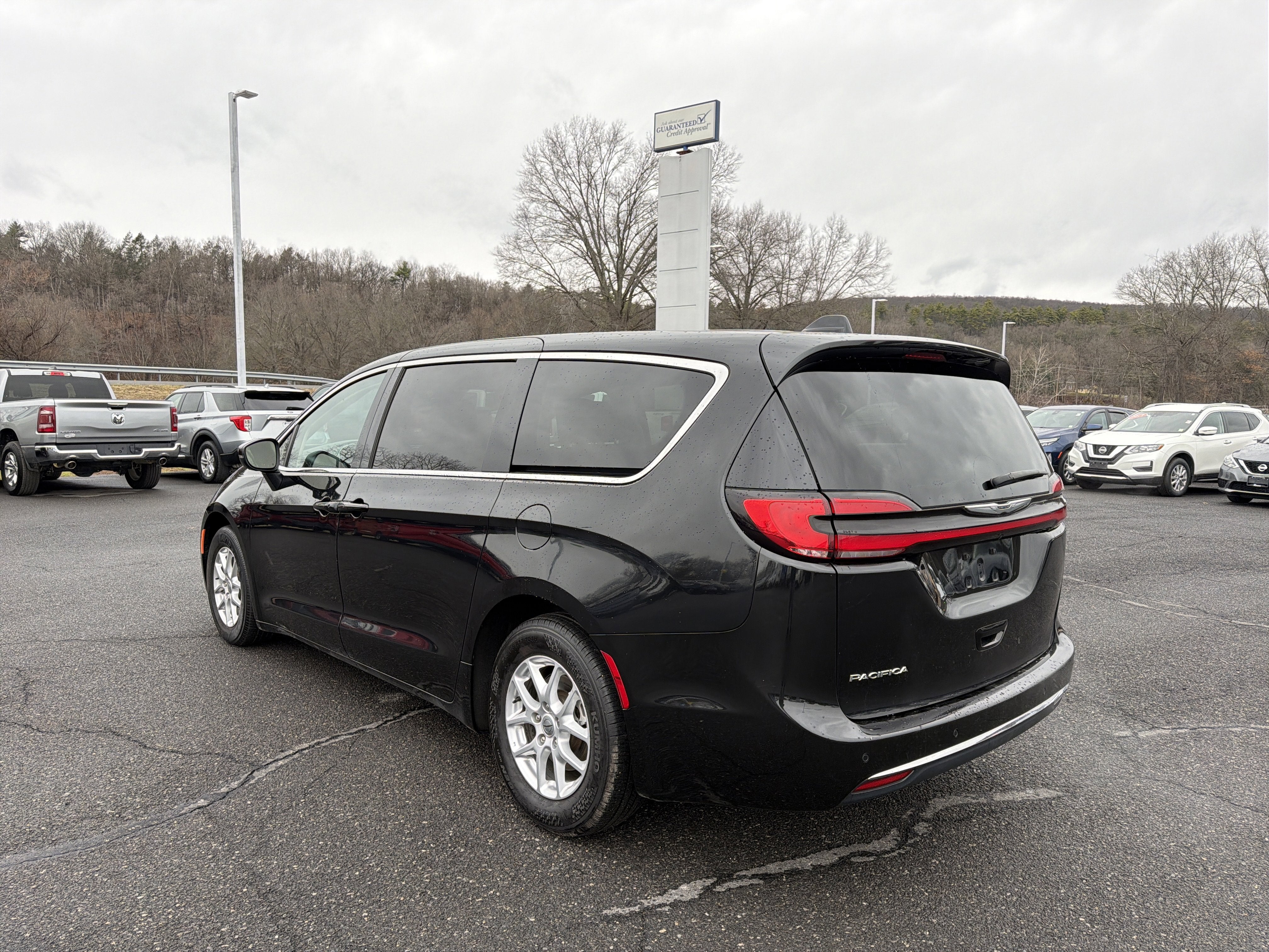 2023 Chrysler Pacifica Touring L
