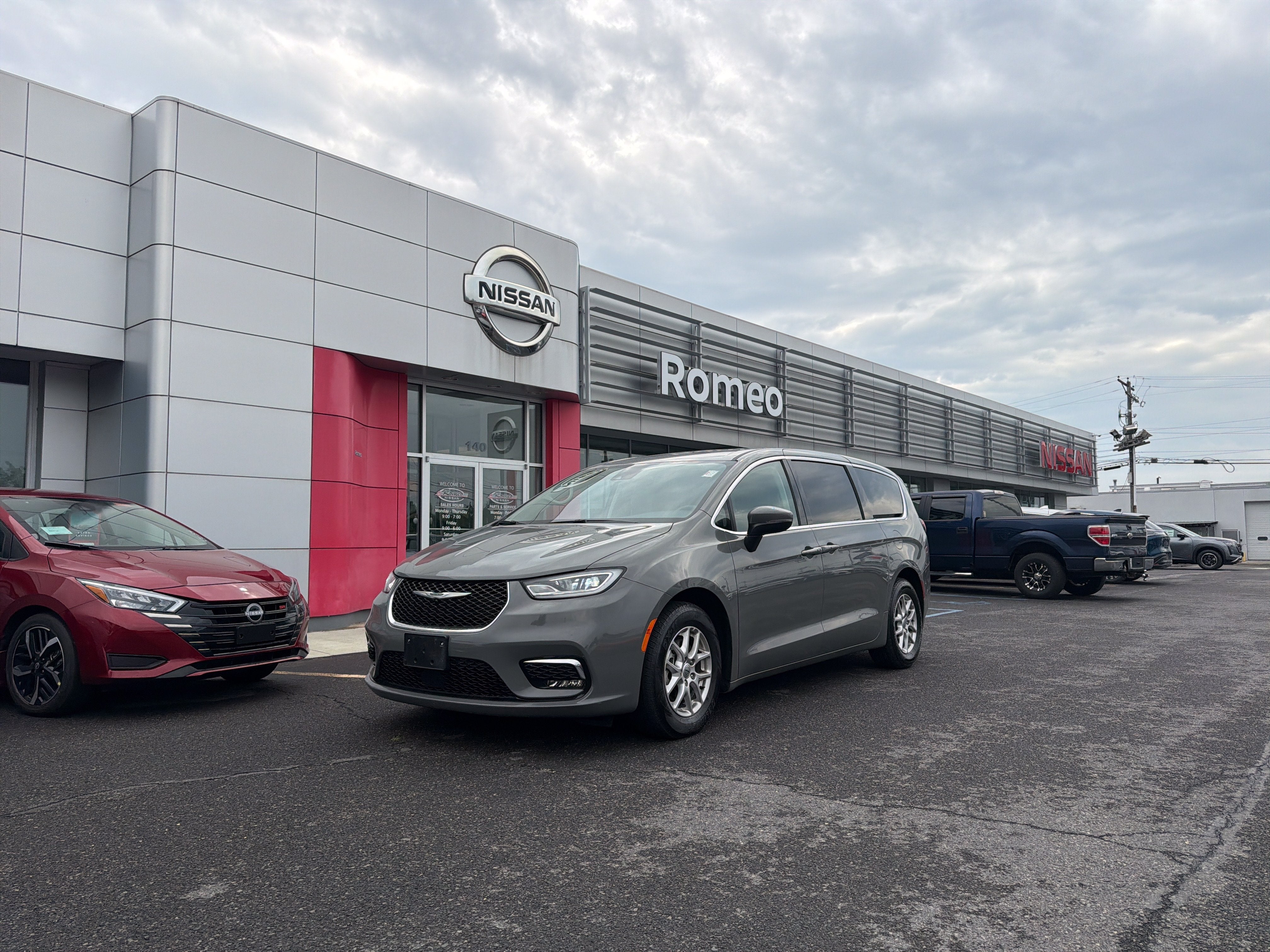 2023 Chrysler Pacifica Touring L