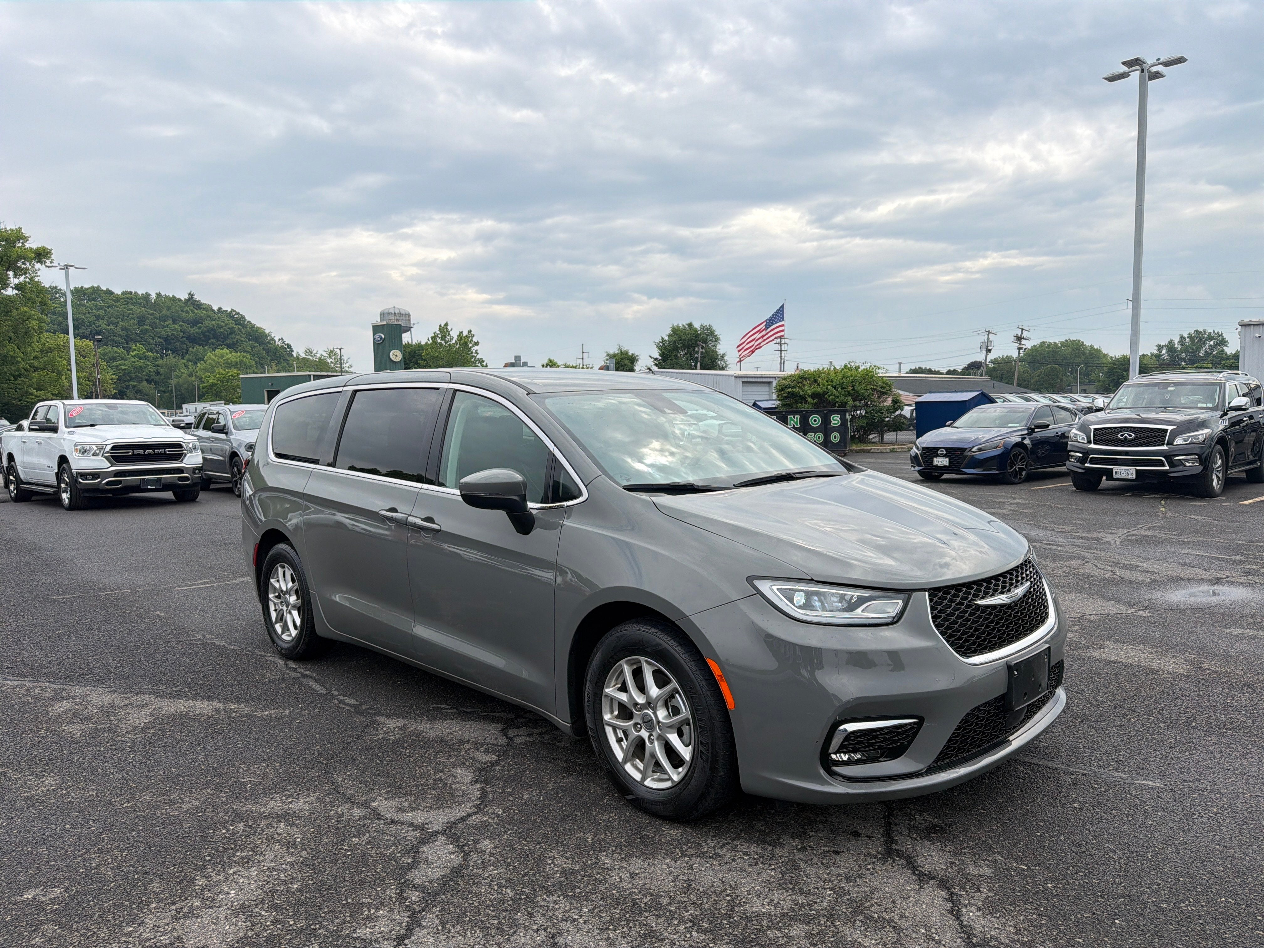 2023 Chrysler Pacifica Touring L
