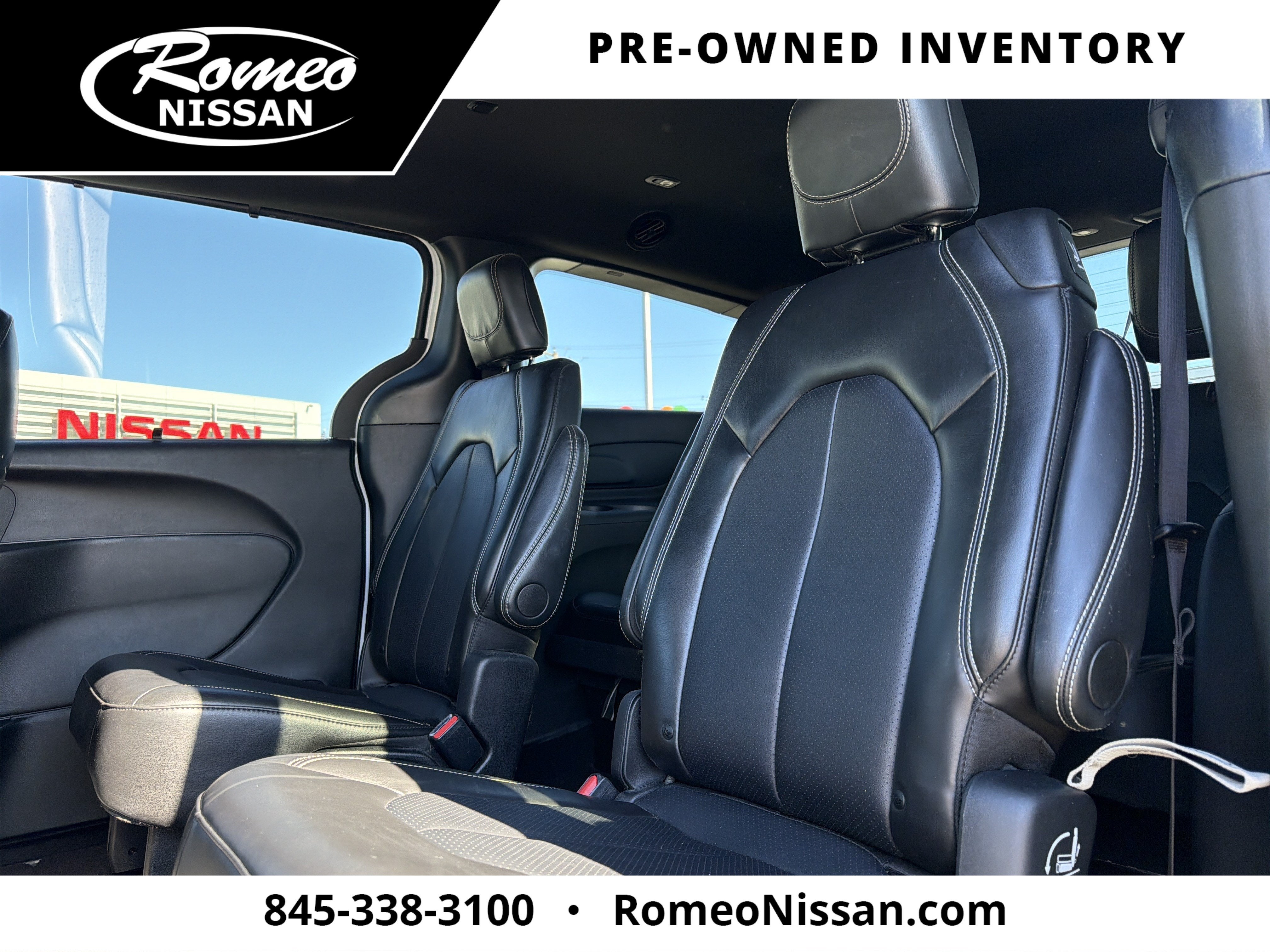 2025 Chrysler Pacifica Select