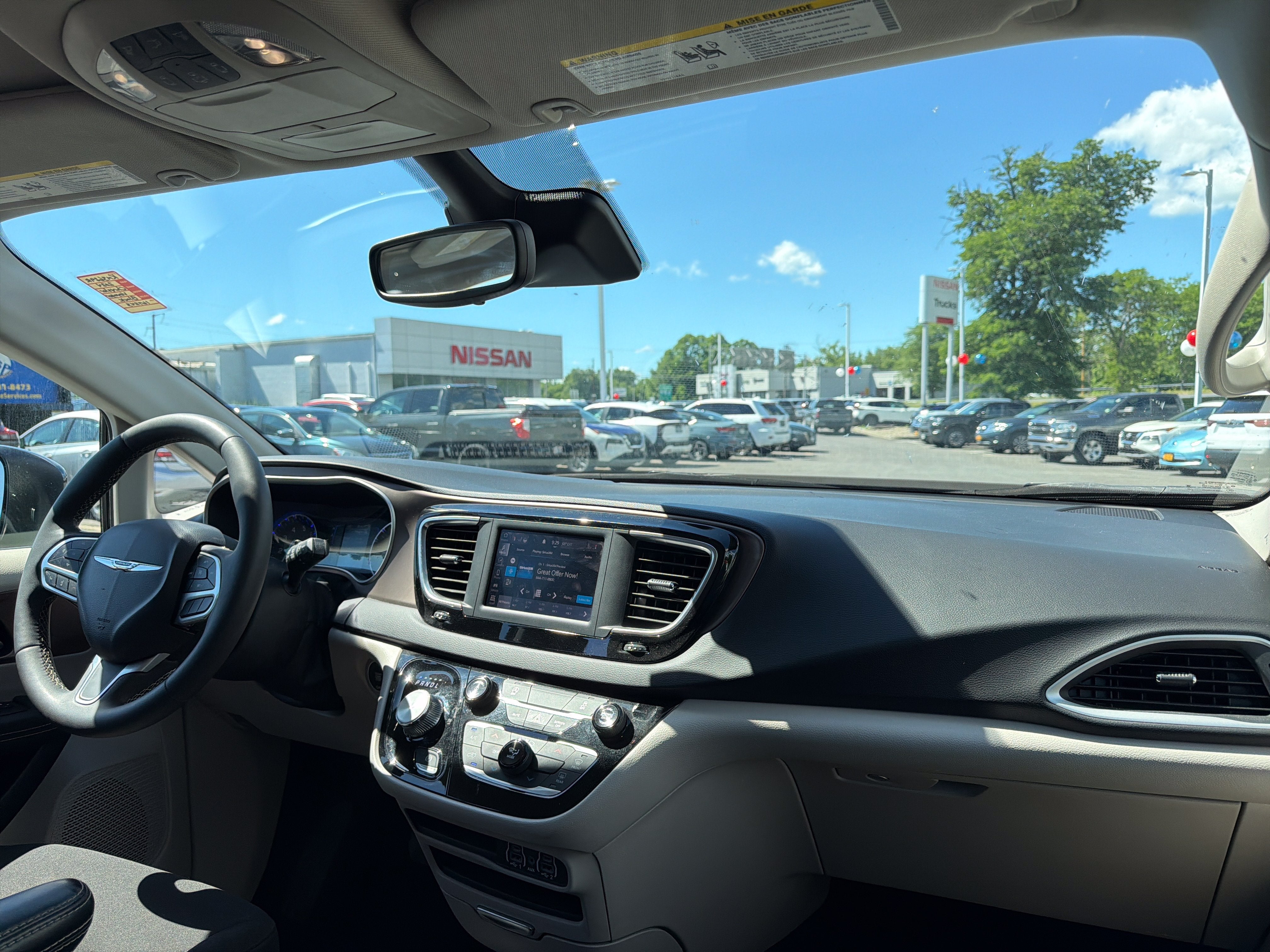 2024 Chrysler Voyager LX