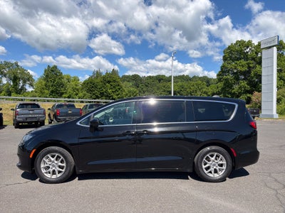 2024 Chrysler Voyager LX