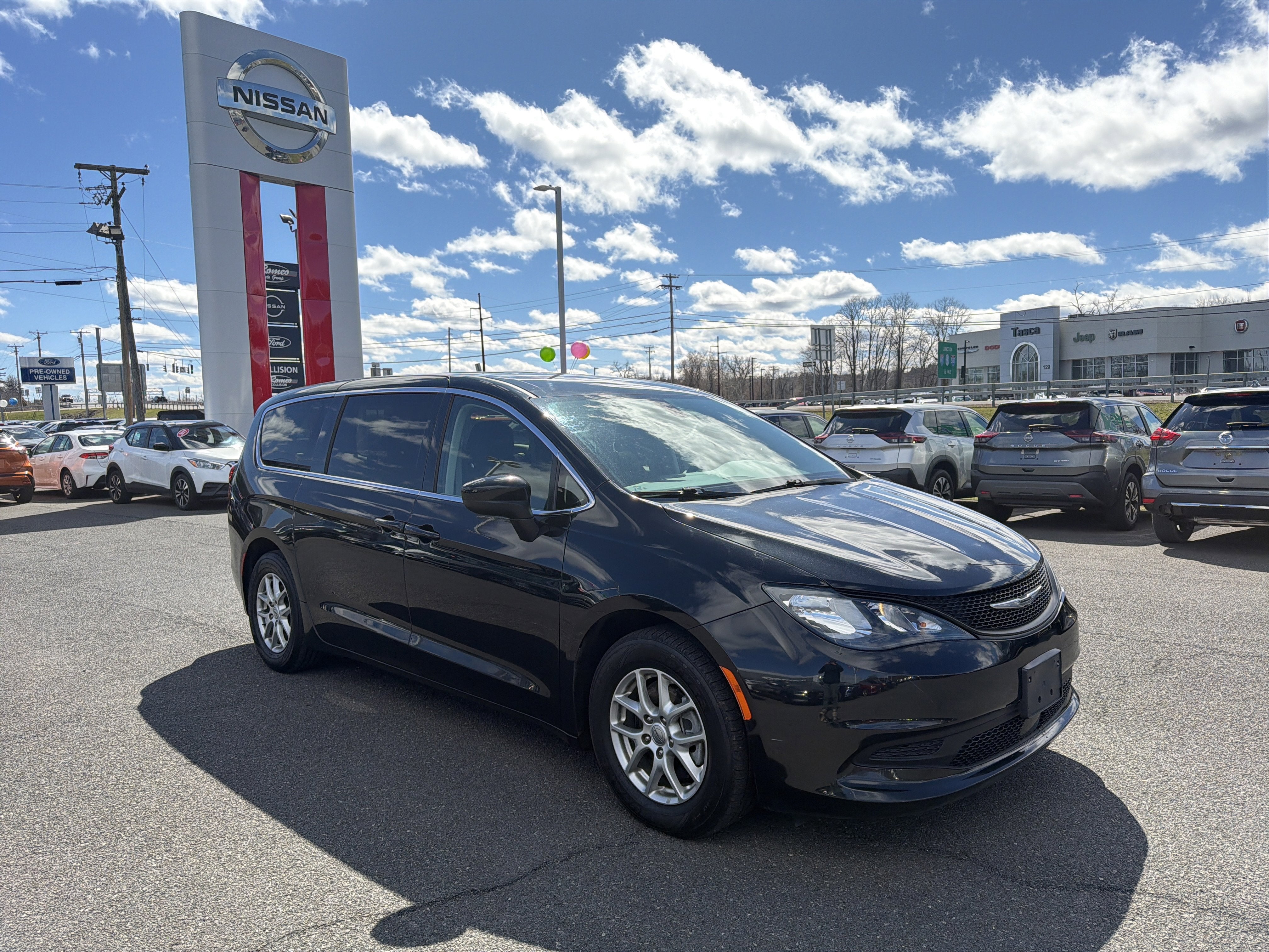 2022 Chrysler Voyager LX