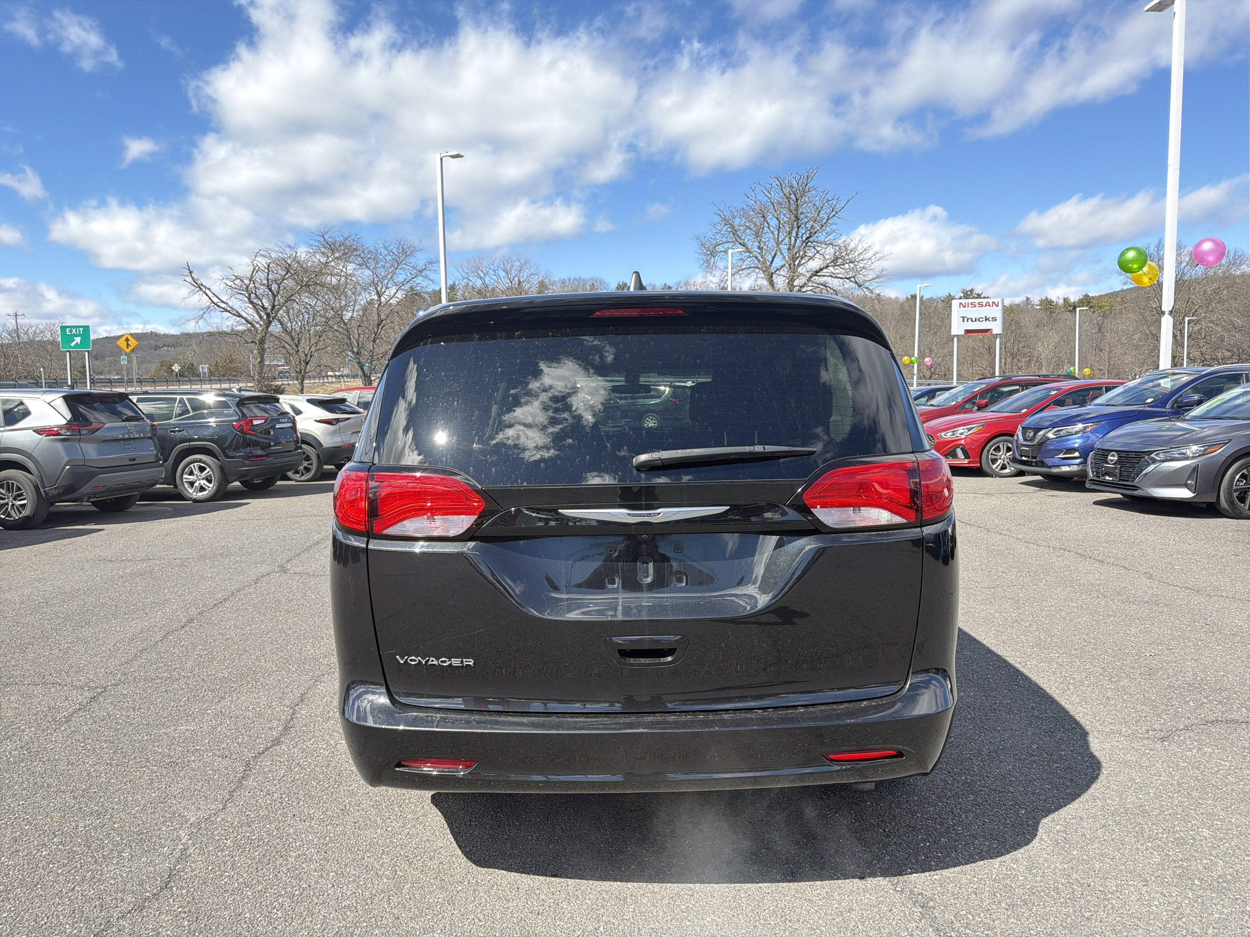 2022 Chrysler Voyager LX