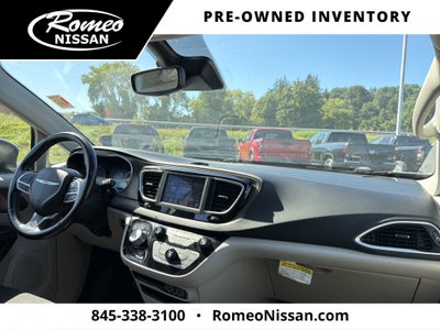 2021 Chrysler Voyager LX