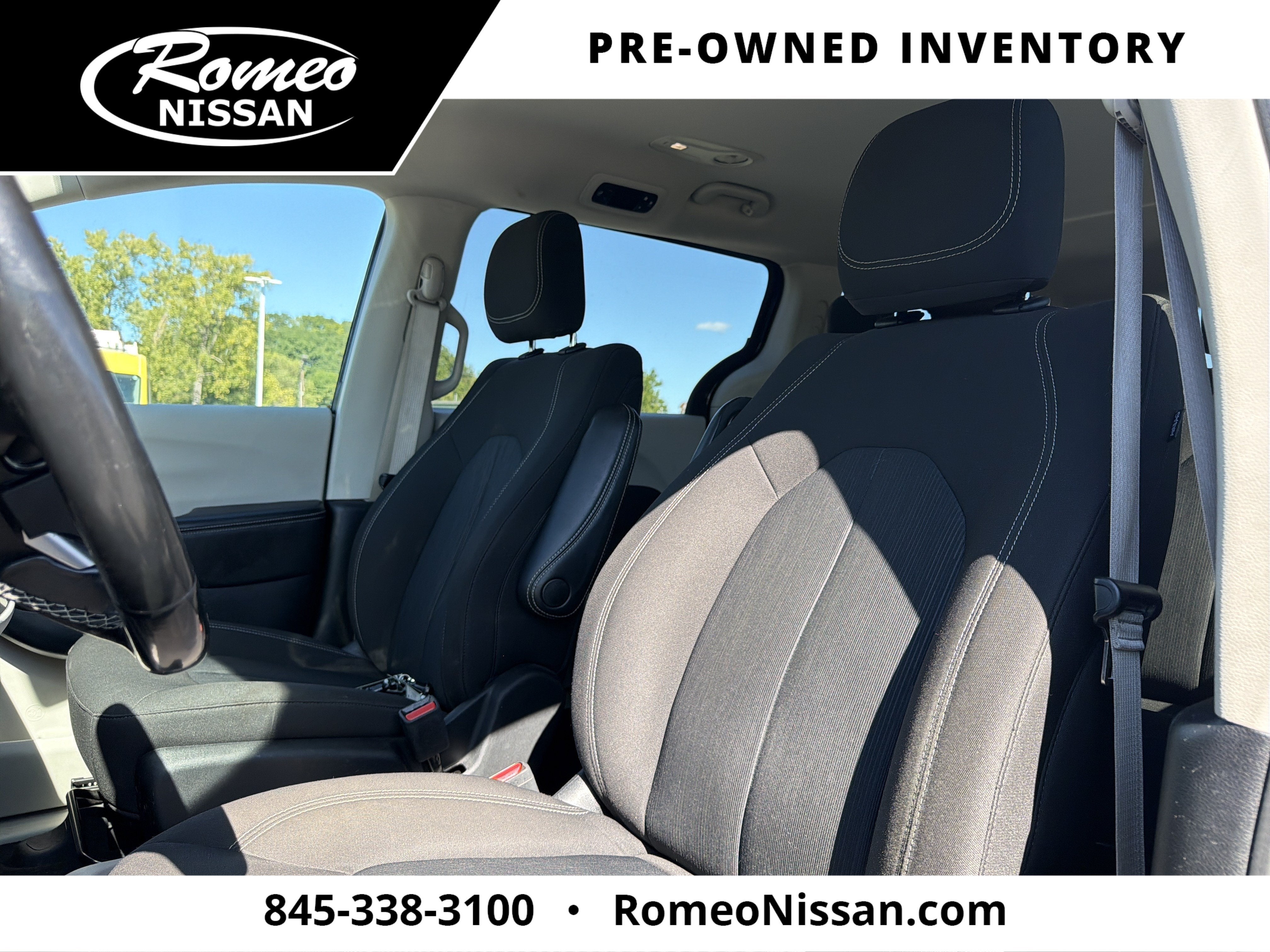 2021 Chrysler Voyager LX