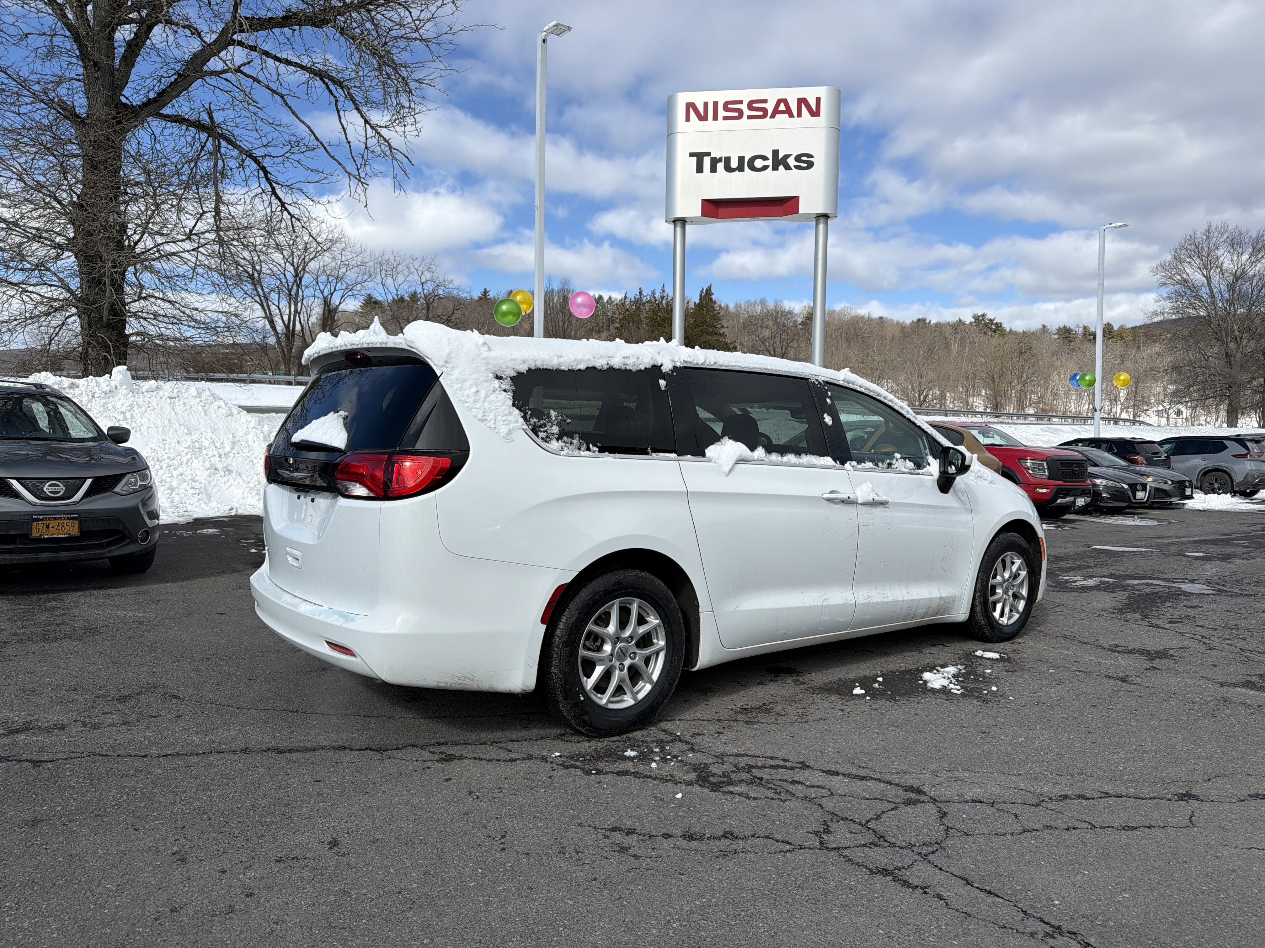 2023 Chrysler Voyager LX