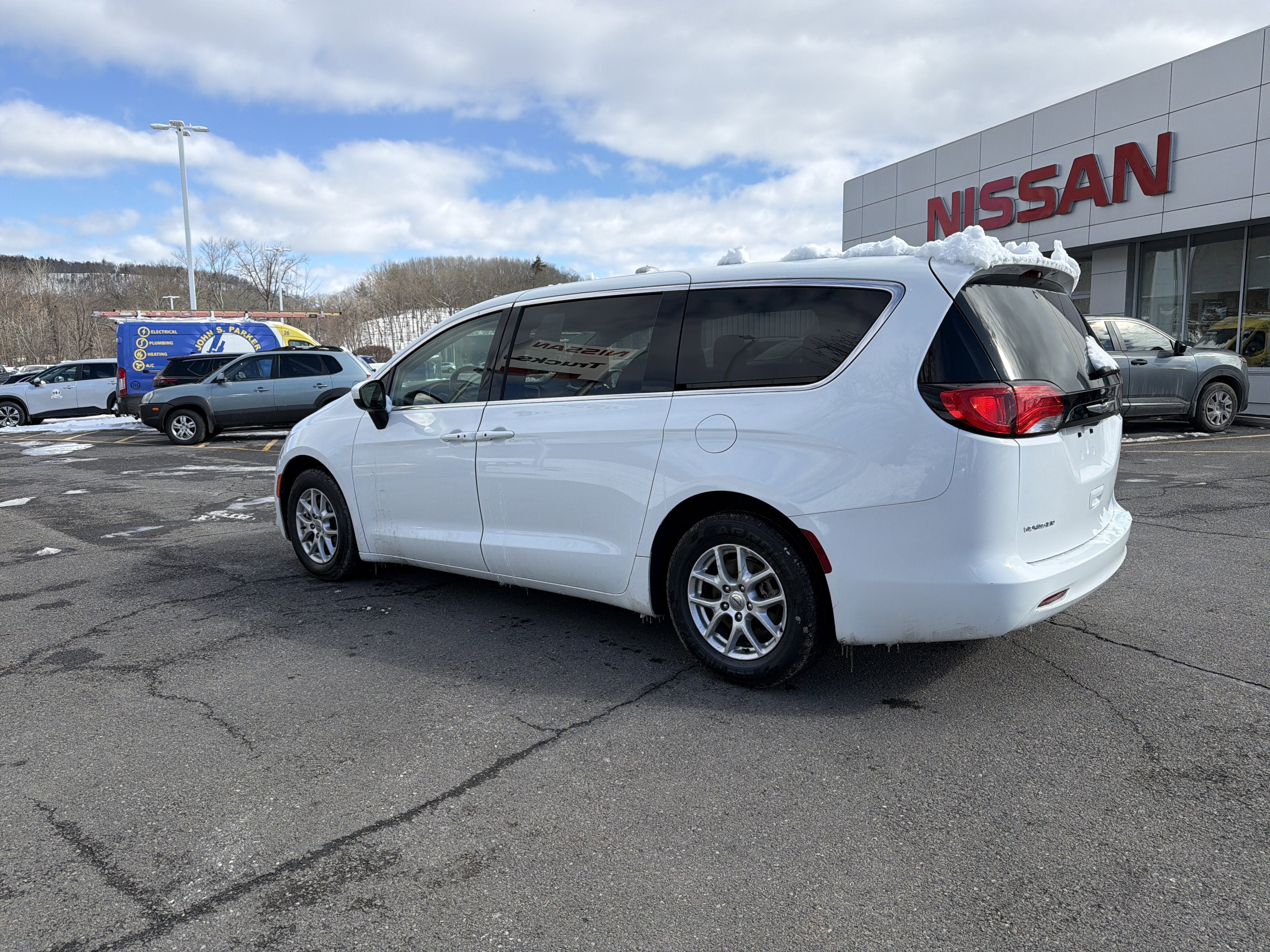 2023 Chrysler Voyager LX
