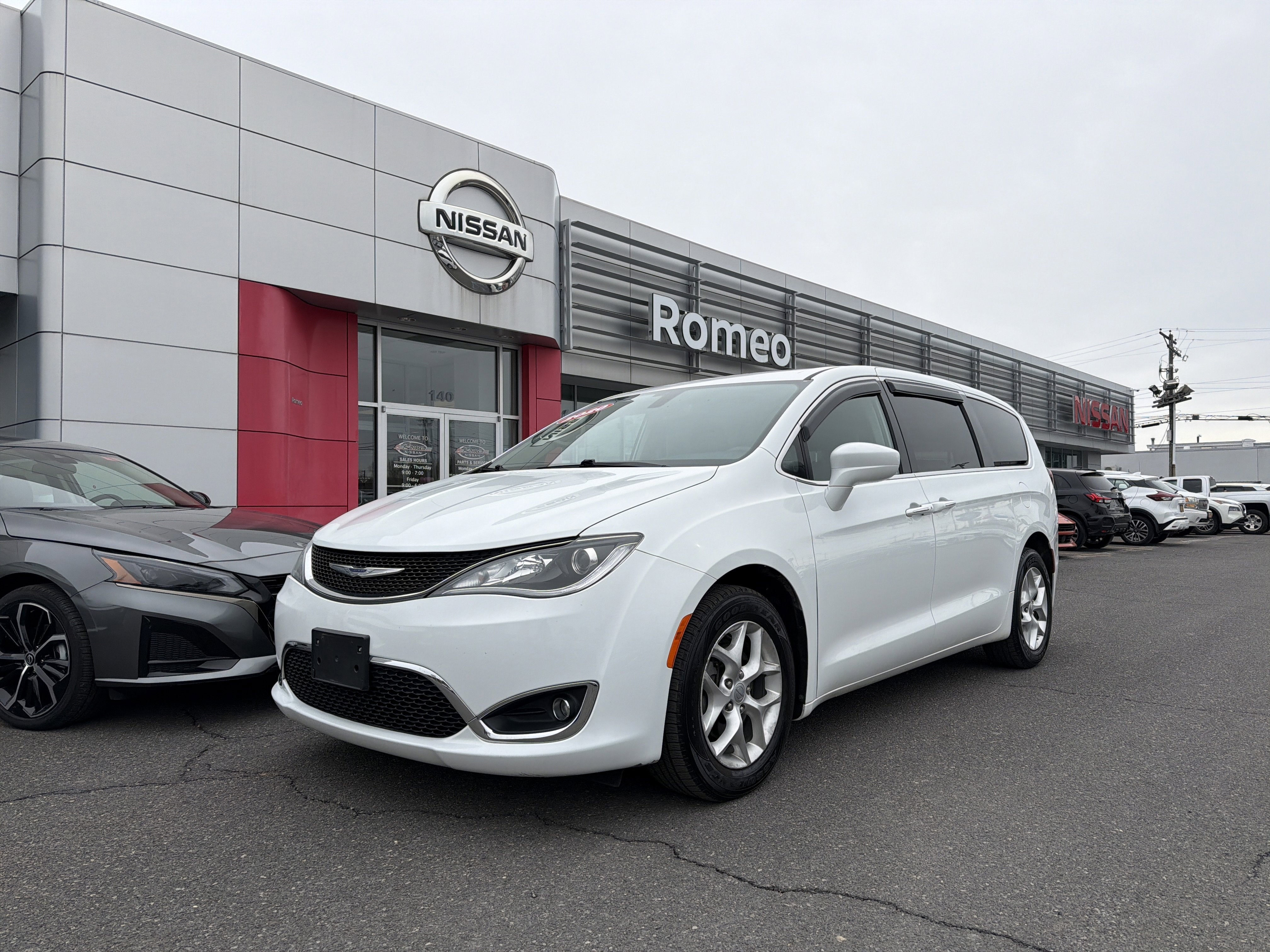 2020 Chrysler Pacifica Touring