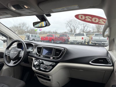 2020 Chrysler Pacifica Touring