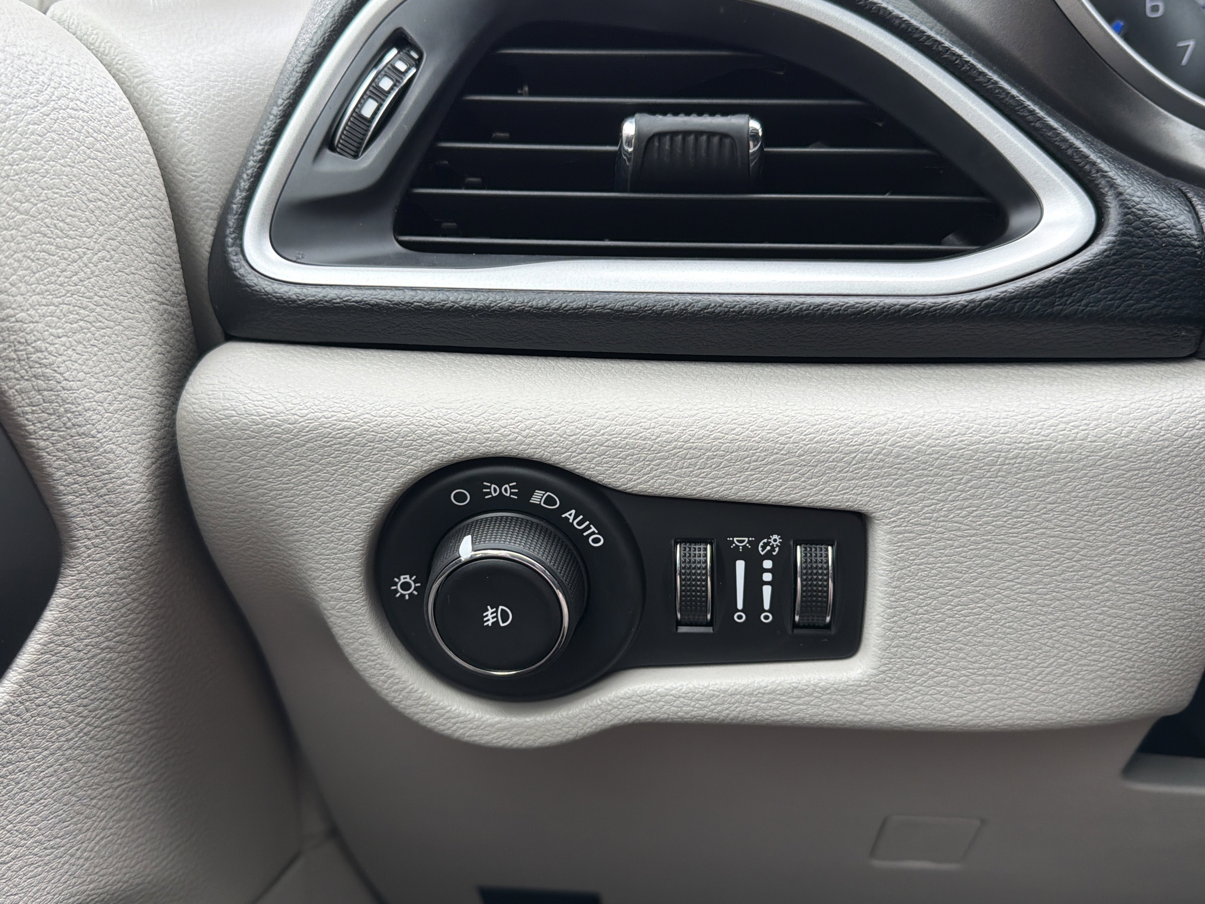 2020 Chrysler Pacifica Touring