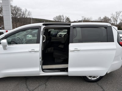 2020 Chrysler Pacifica Touring