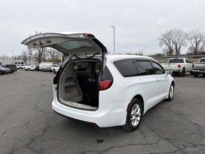 2020 Chrysler Pacifica Touring