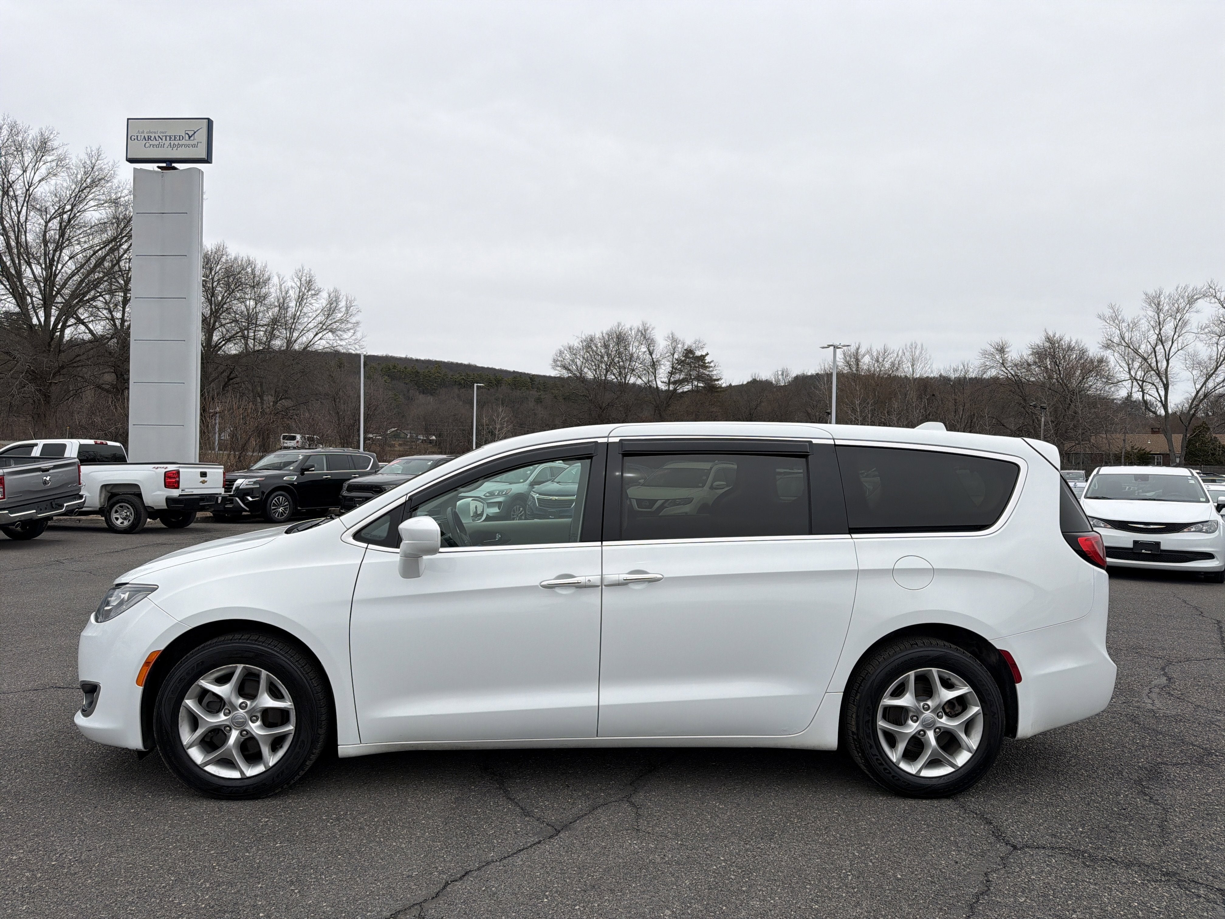 2020 Chrysler Pacifica Touring