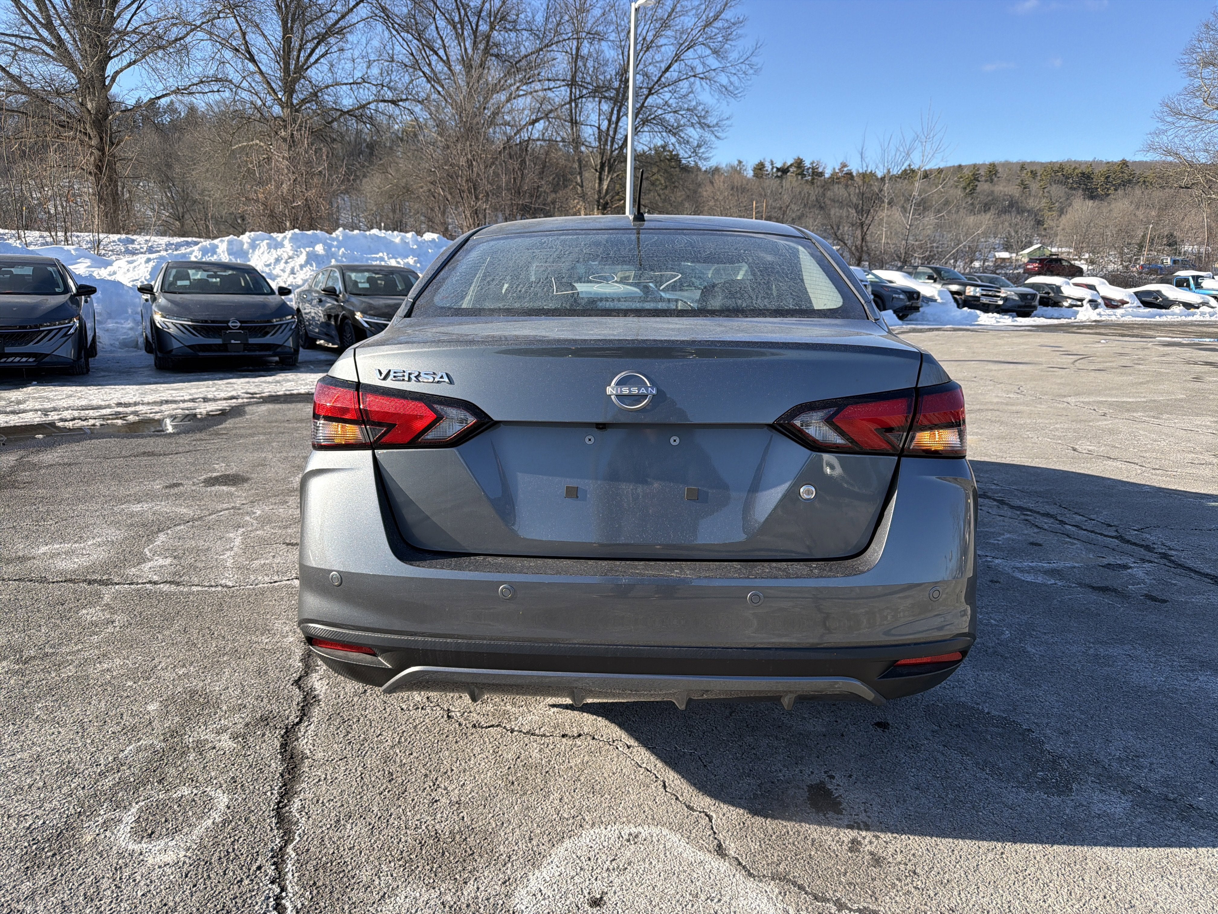 2025 Nissan Versa 1.6 S