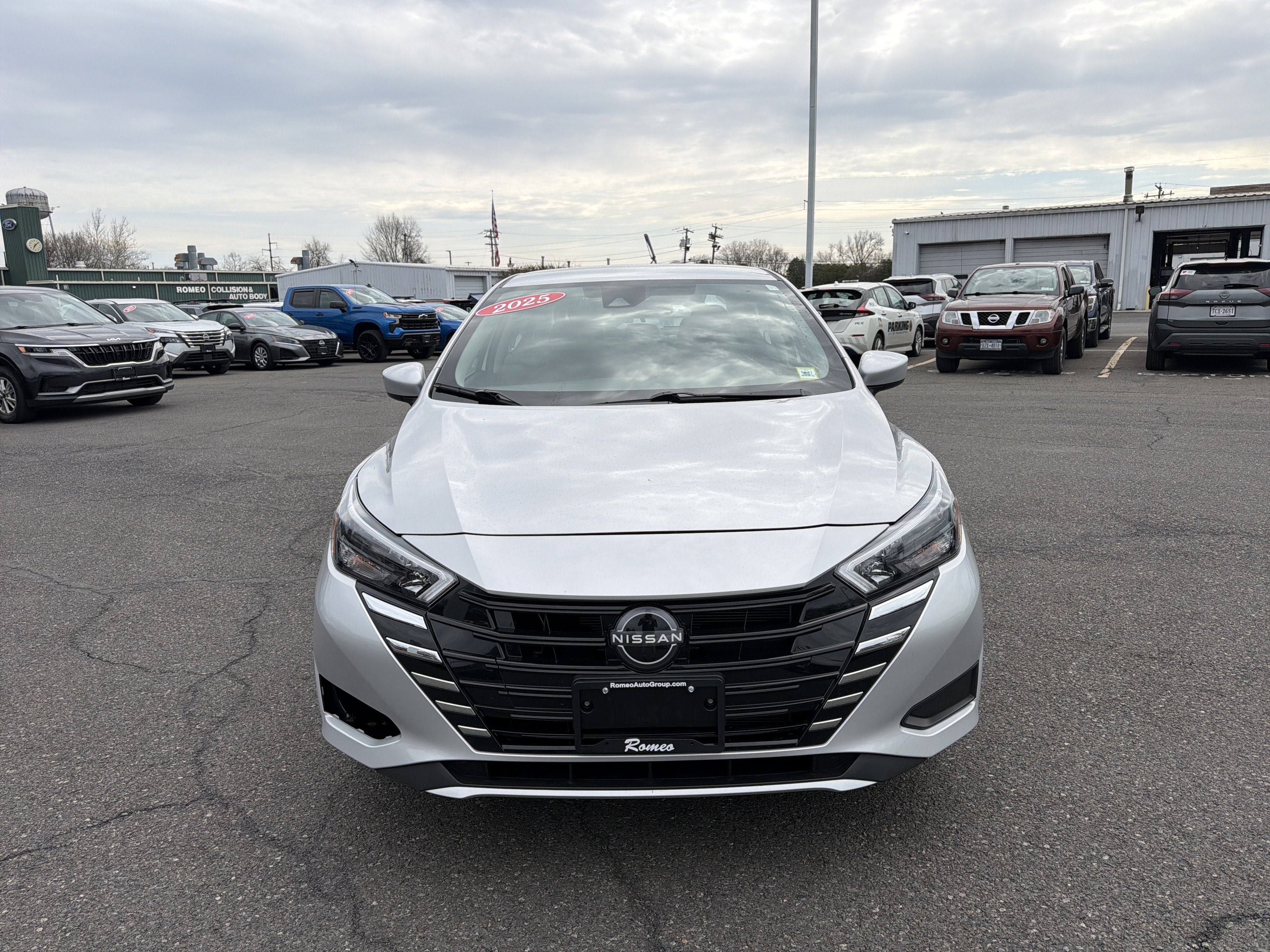 2025 Nissan Versa 1.6 SV